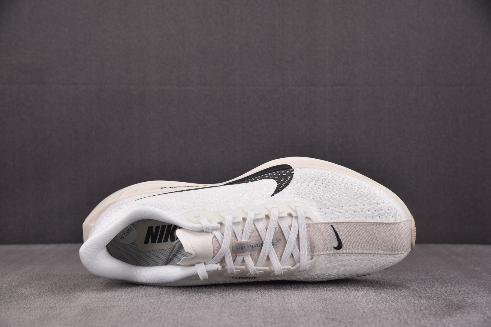 Zoom跑鞋 尺码39-46

纯原版出品-Pegasus Plus Sail Orewood Anth