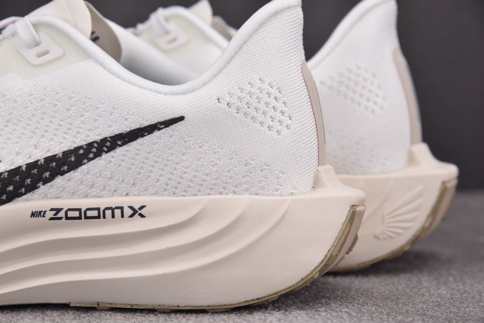 Zoom跑鞋 尺码39-46

纯原版出品-Pegasus Plus Sail Orewood Anth
