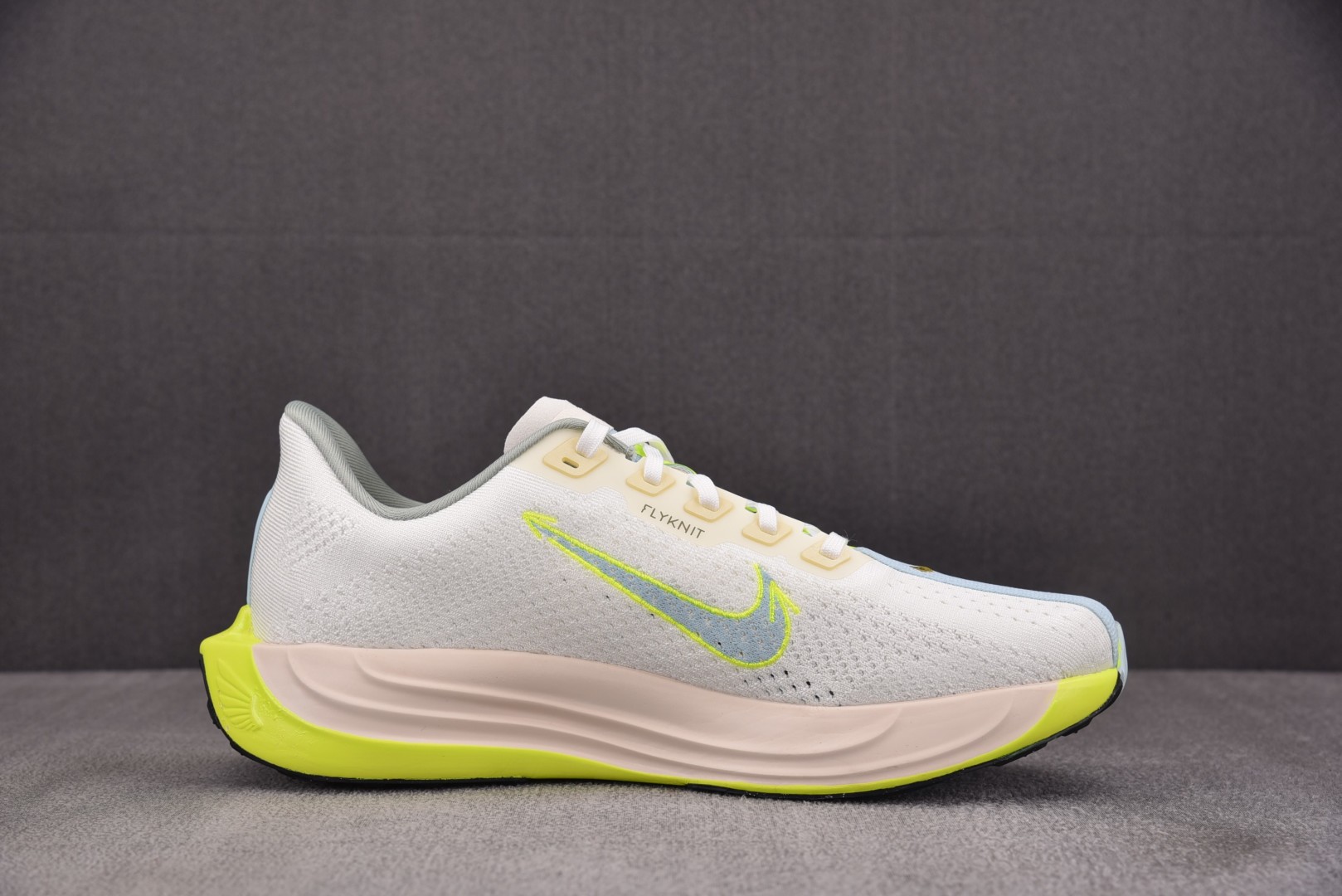 Zoom跑鞋 尺码39-46

纯原版出品-NK Pegasus Plus Sail Pale Ivor