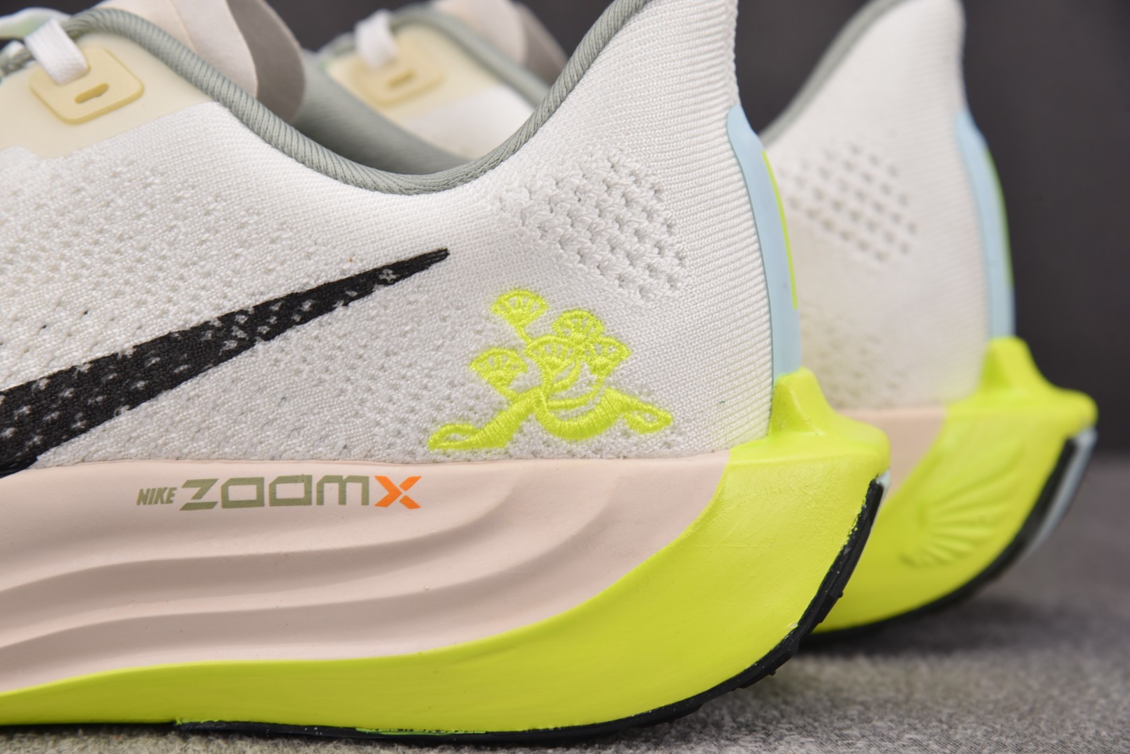 Zoom跑鞋 尺码39-46

纯原版出品-NK Pegasus Plus Sail Pale Ivor