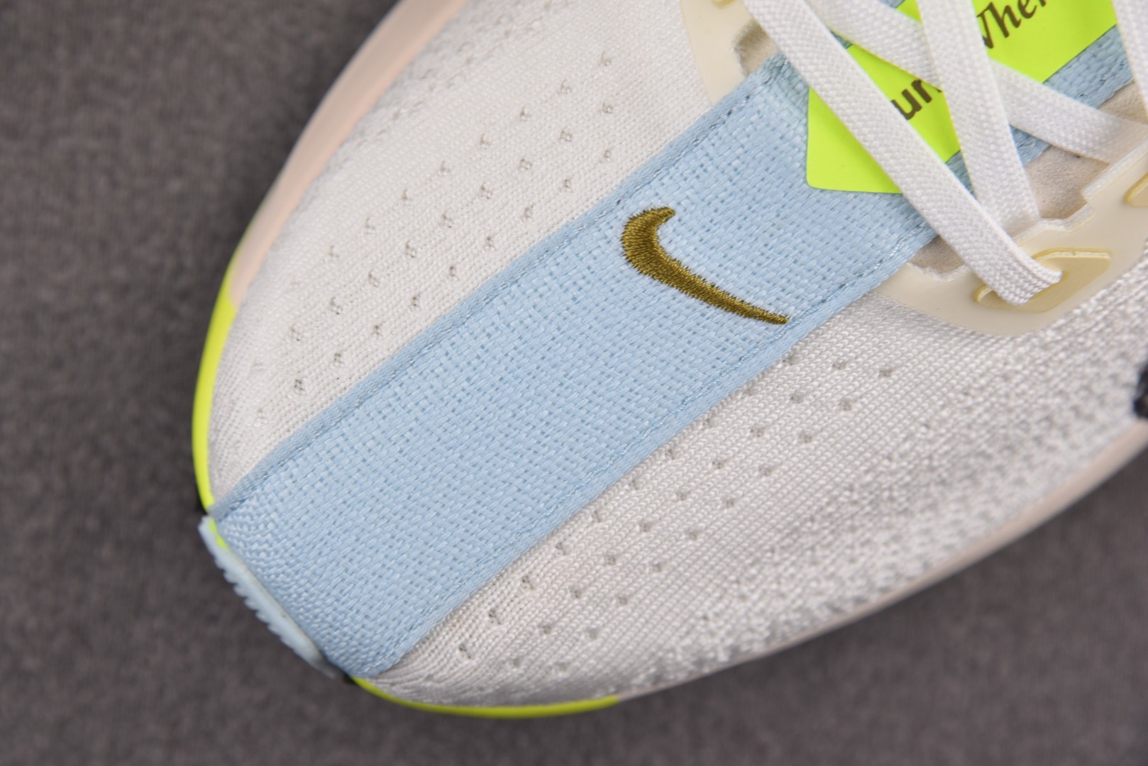 Zoom跑鞋 尺码39-46

纯原版出品-NK Pegasus Plus Sail Pale Ivor