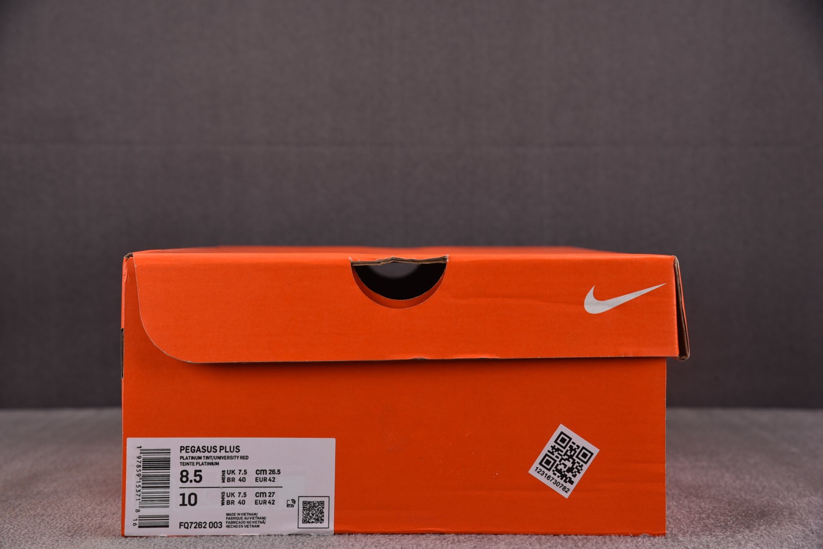 Zoom跑鞋 尺码39-46

纯原版出品-NK Pegasus Plus White Red 白红 F