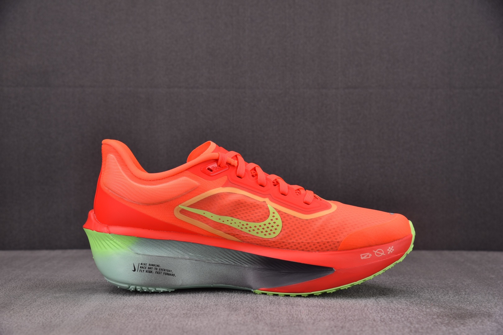 Zoom跑鞋 尺码36-46

纯原版出品-NK Zoom Fly 6 Bright Crimson L
