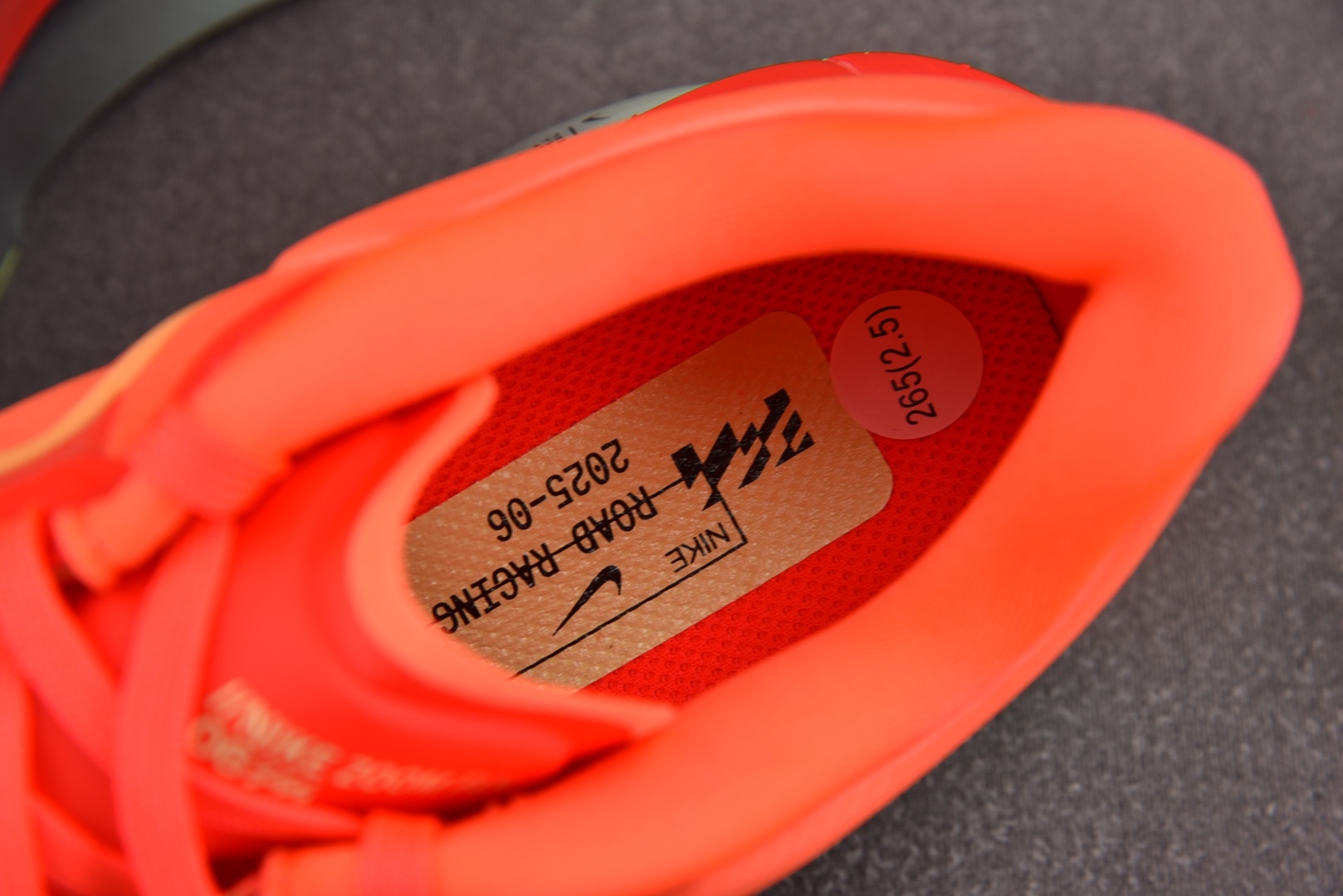 Zoom跑鞋 尺码36-46

纯原版出品-NK Zoom Fly 6 Bright Crimson L