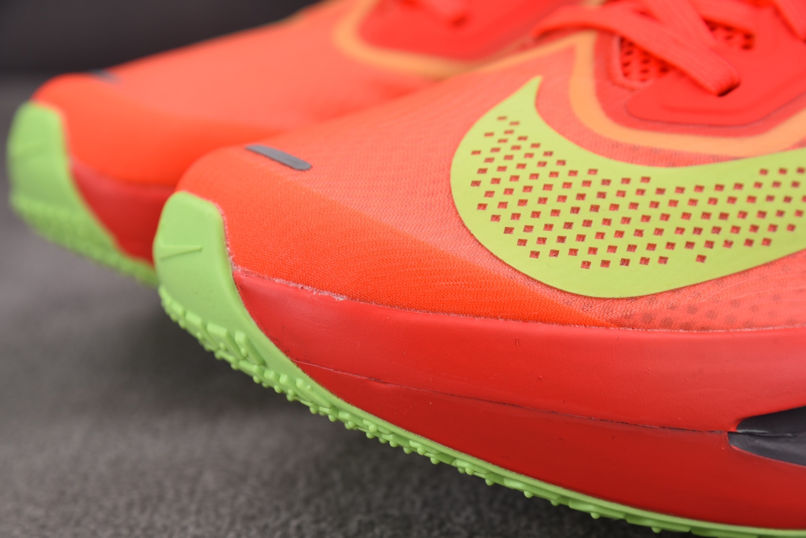 Zoom跑鞋 尺码36-46

纯原版出品-NK Zoom Fly 6 Bright Crimson L