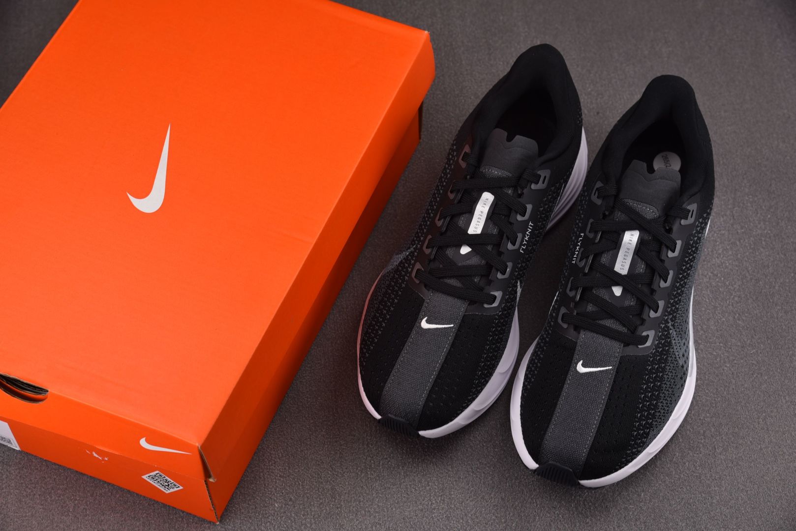 Zoom跑鞋 尺码36-46

纯原版出品-NK ZoomX Pegasus Plus Black Pu