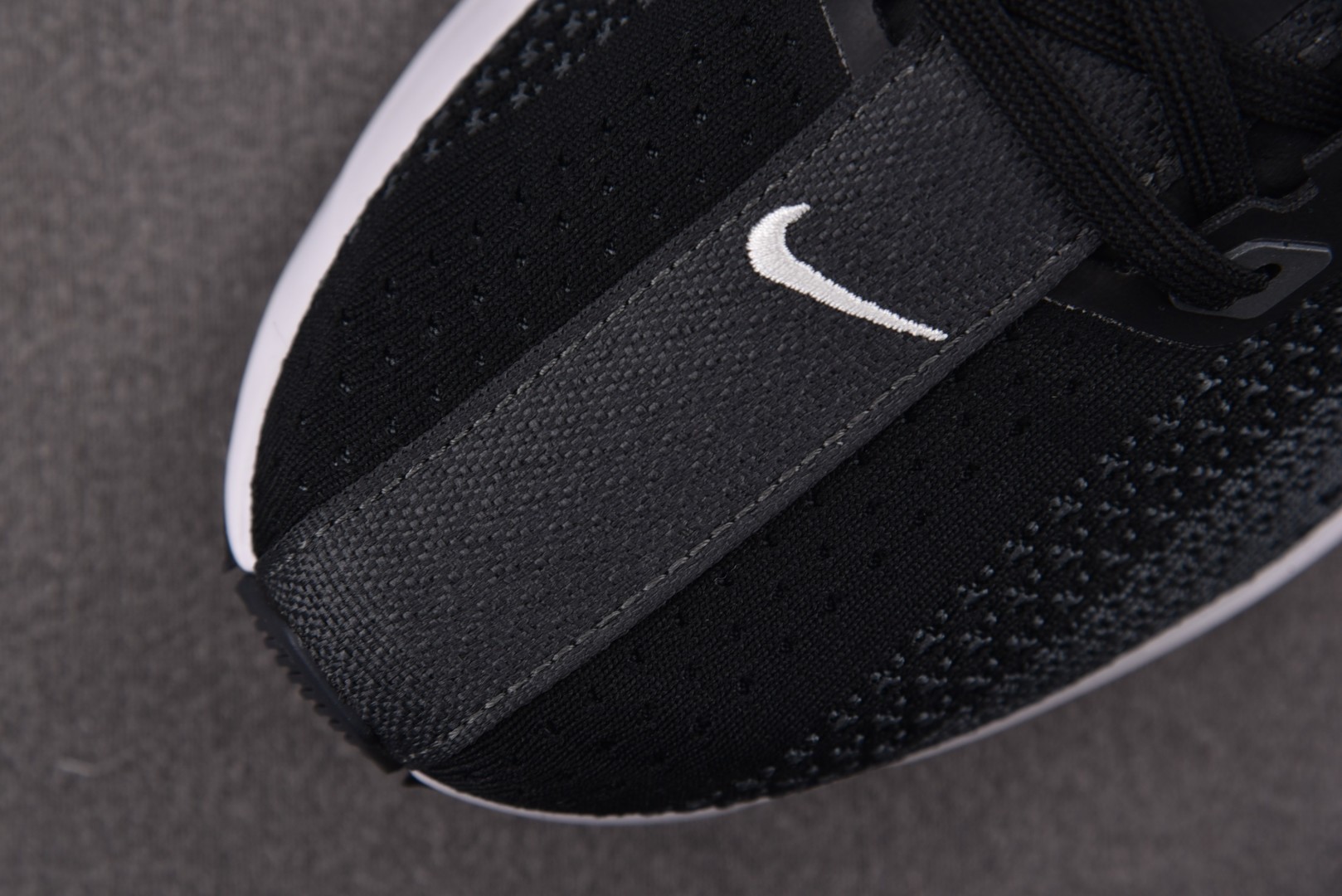 Zoom跑鞋 尺码36-46

纯原版出品-NK ZoomX Pegasus Plus Black Pu