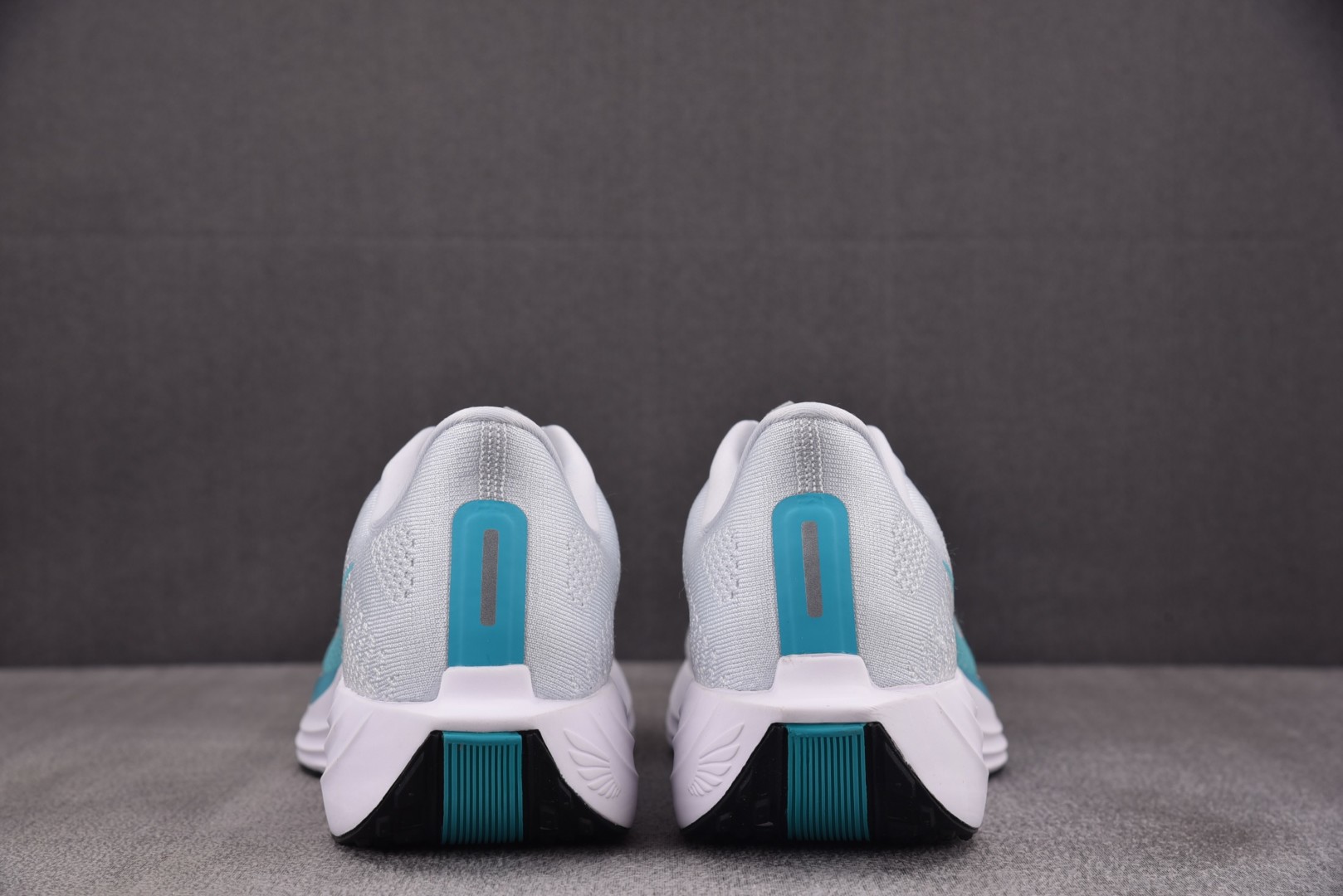 Zoom跑鞋 尺码39-46

纯原版出品-NK ZoomX Pegasus Plus Dusty Ca