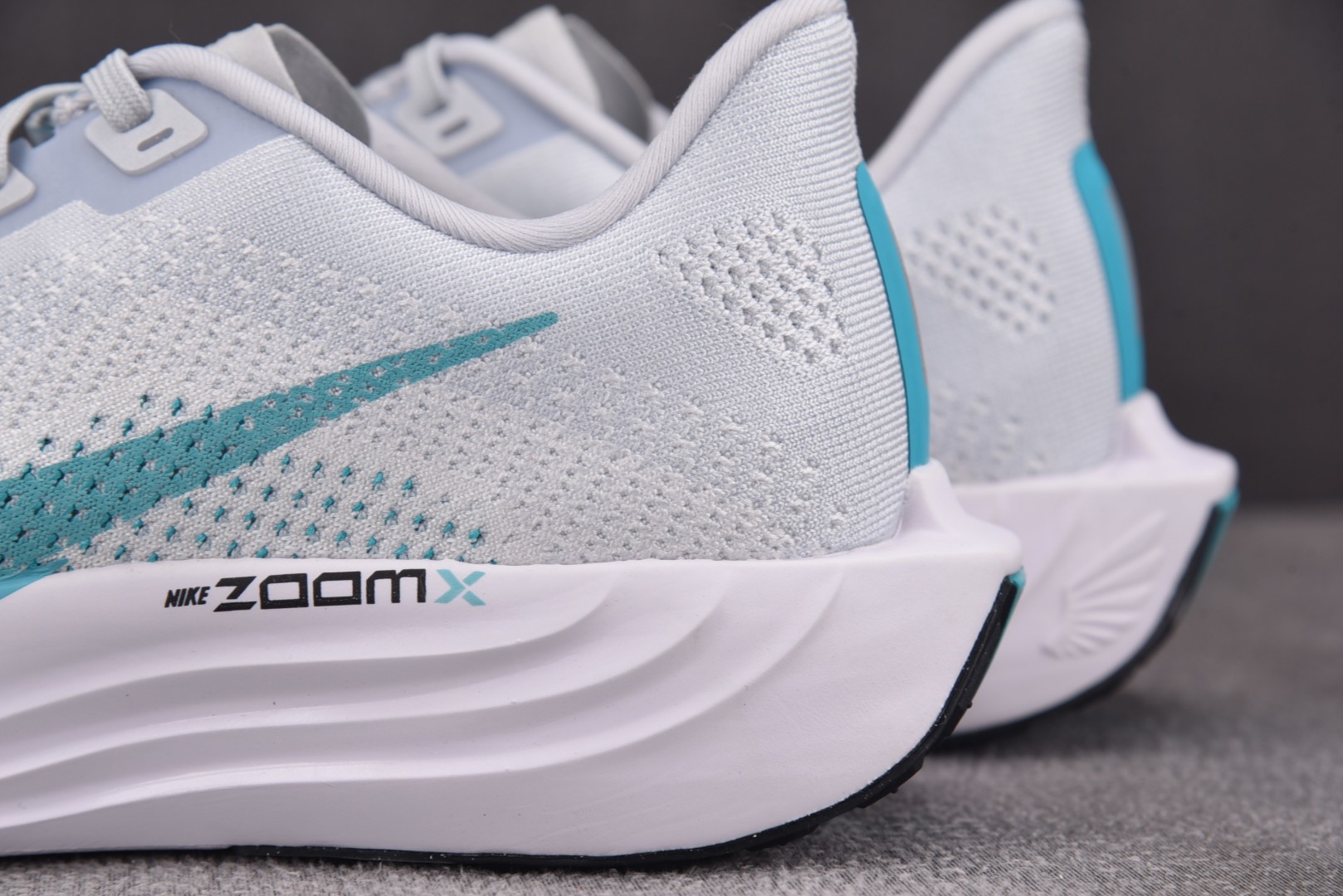 Zoom跑鞋 尺码39-46

纯原版出品-NK ZoomX Pegasus Plus Dusty Ca