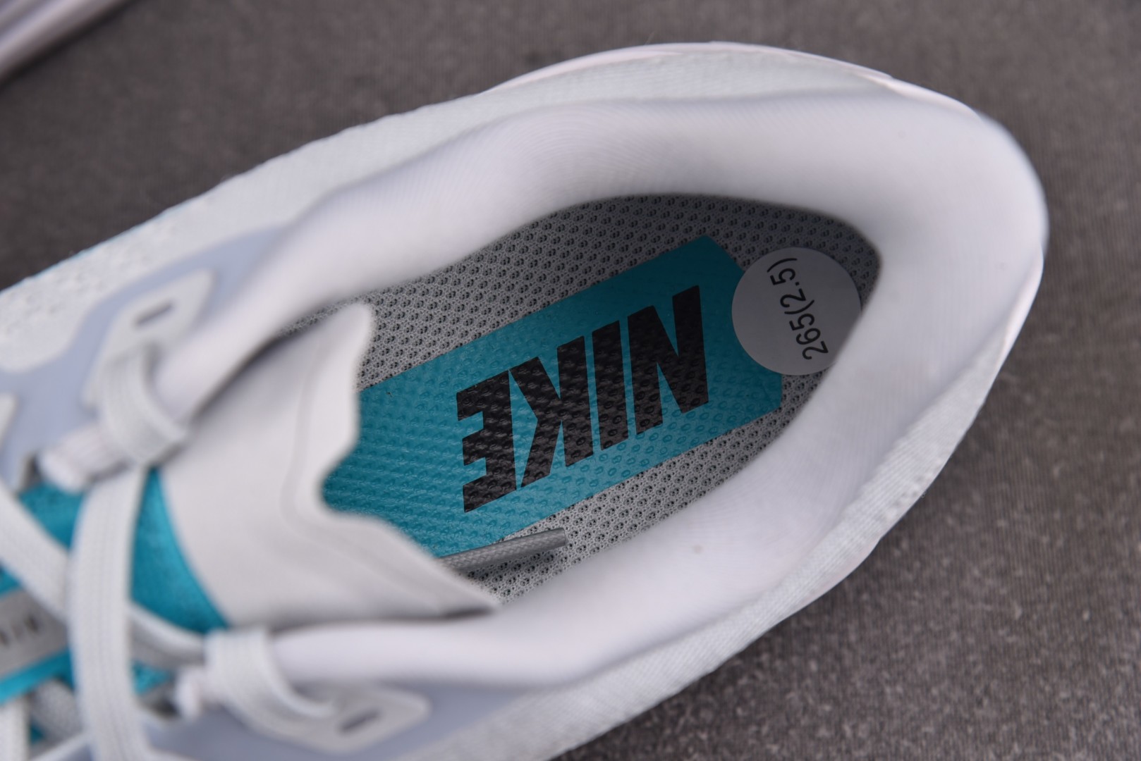 Zoom跑鞋 尺码39-46

纯原版出品-NK ZoomX Pegasus Plus Dusty Ca