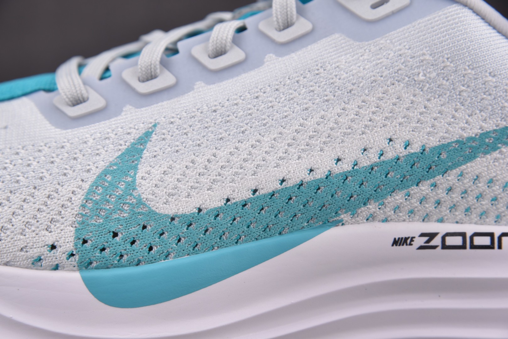 Zoom跑鞋 尺码39-46

纯原版出品-NK ZoomX Pegasus Plus Dusty Ca