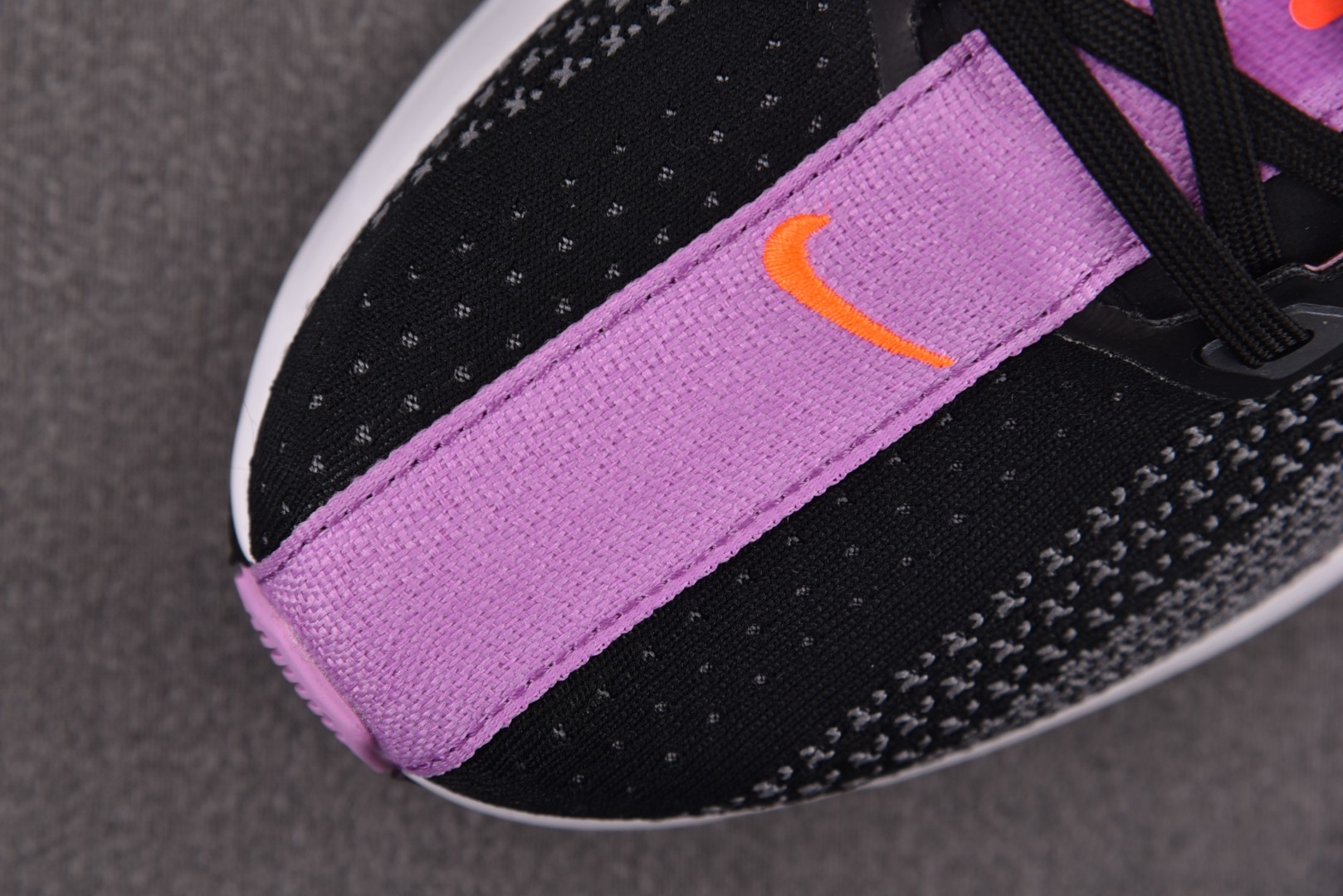 Zoom跑鞋 尺码36-42

纯原版出品-W NK Pegasus Plus Black Dark G