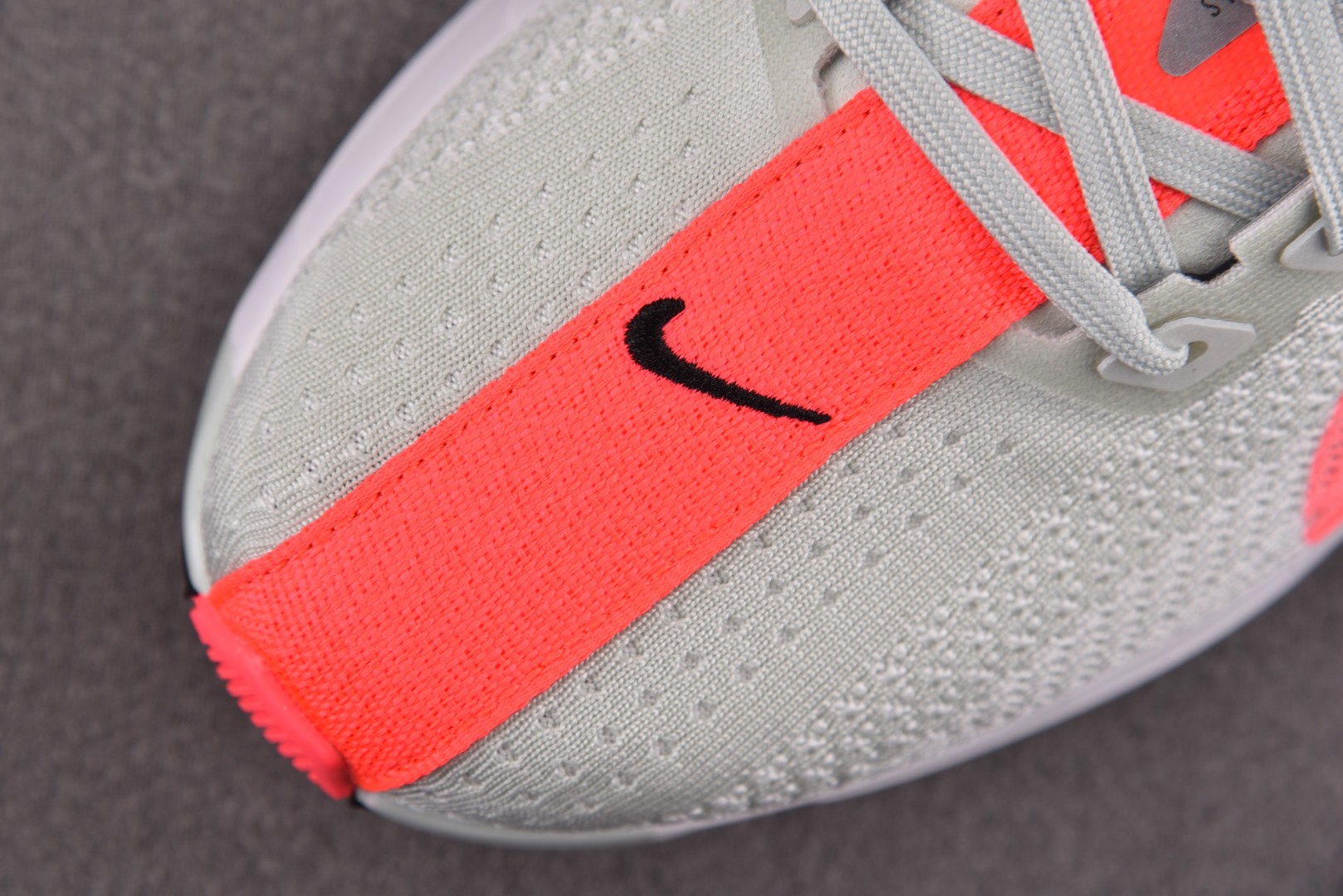Zoom跑鞋 尺码39-46

纯原版出品-ZoomX Pegasus Plus Hot Punch 浅
