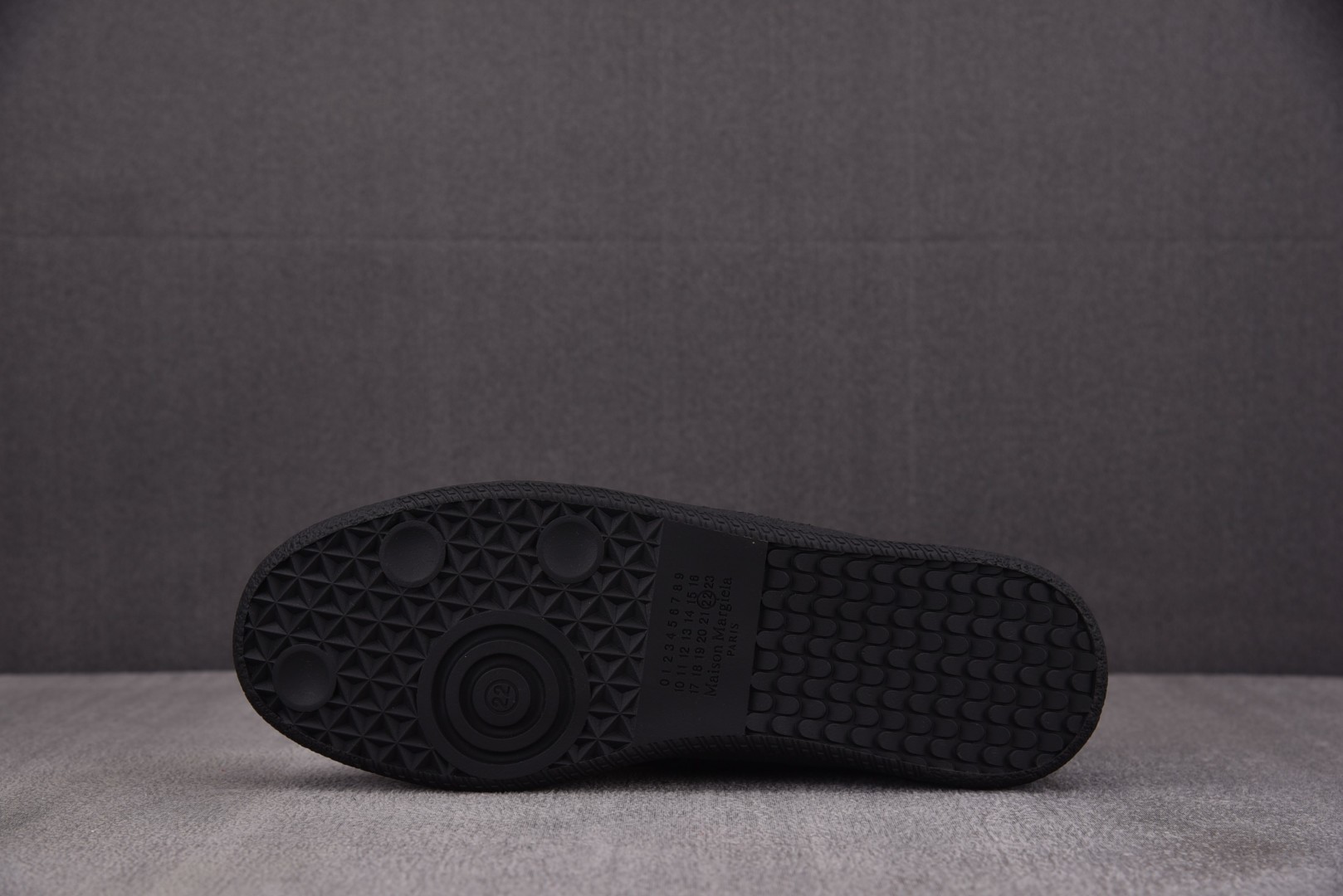 马吉 尺码40-45

纯原版出品-Maison Margiela RePlica Black 梅森·马