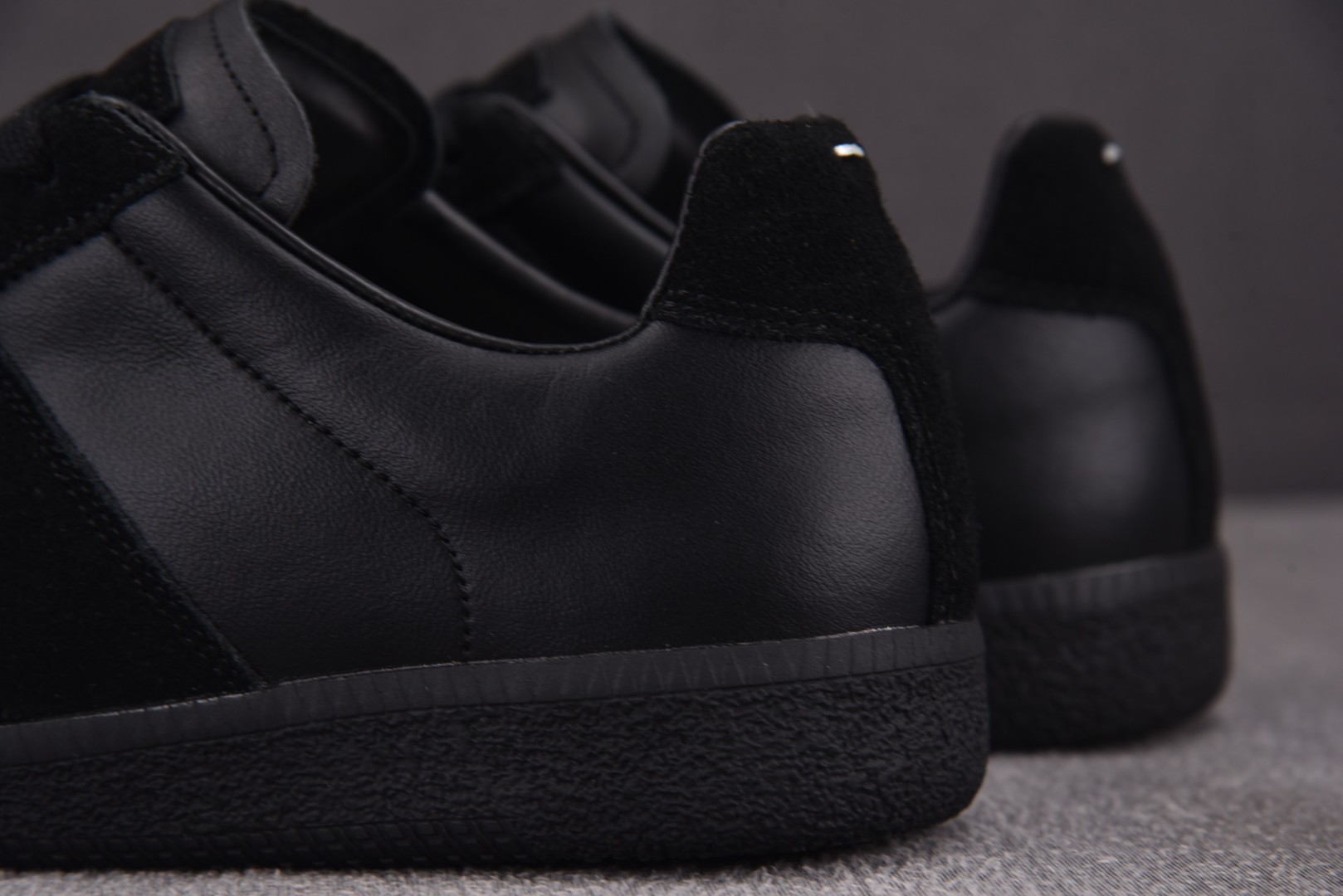 马吉 尺码40-45

纯原版出品-Maison Margiela RePlica Black 梅森·马