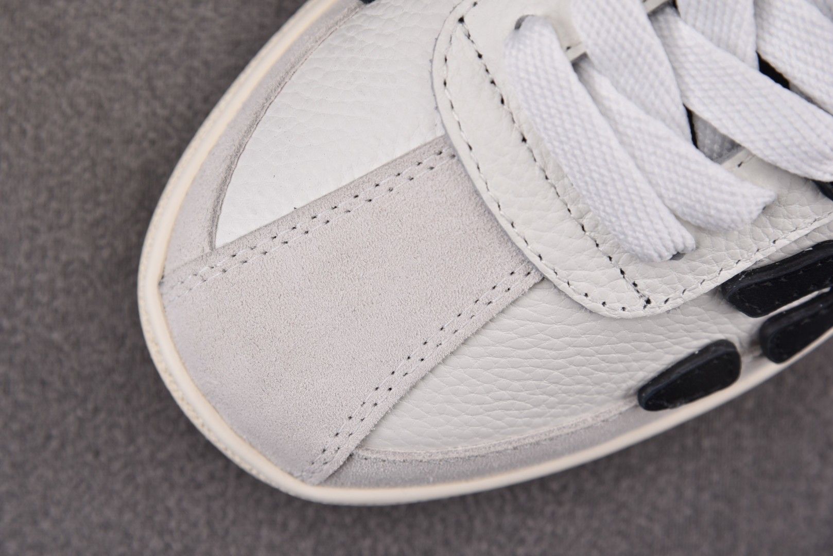 骨头鞋 尺码35-46

纯原版出品-AMIRI Pacific Bones 白黑 YZ021
尺码：3