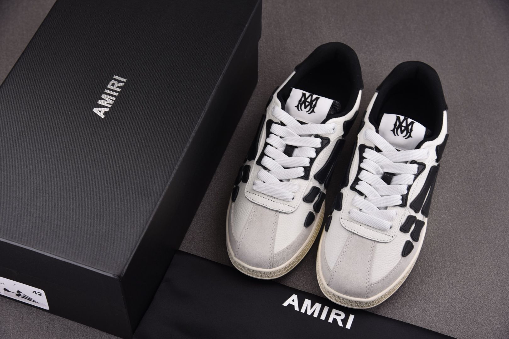 骨头鞋 尺码35-46

纯原版出品-AMIRI Pacific Bones 白黑 YZ021
尺码：3