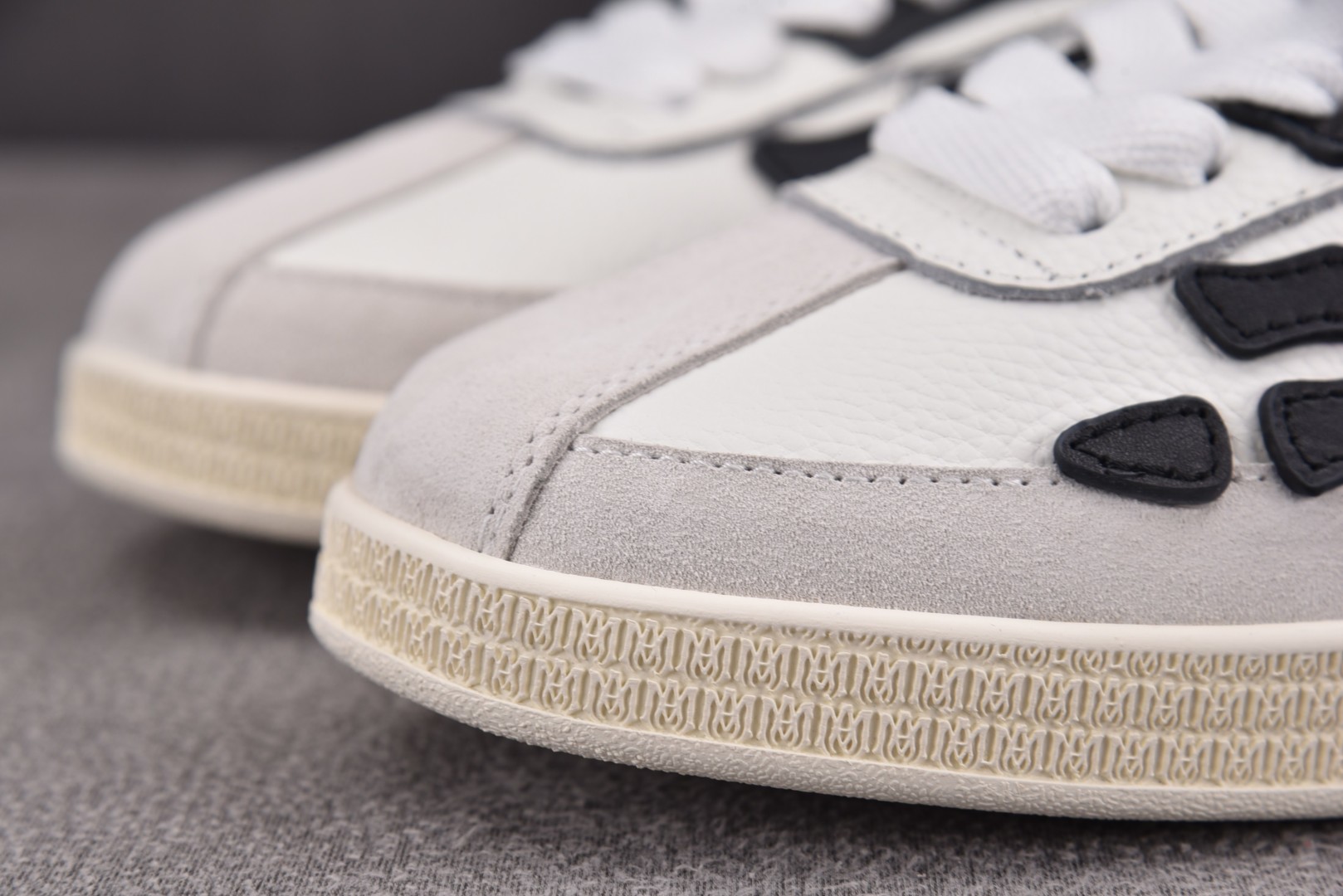 骨头鞋 尺码35-46

纯原版出品-AMIRI Pacific Bones 白黑 YZ021
尺码：3