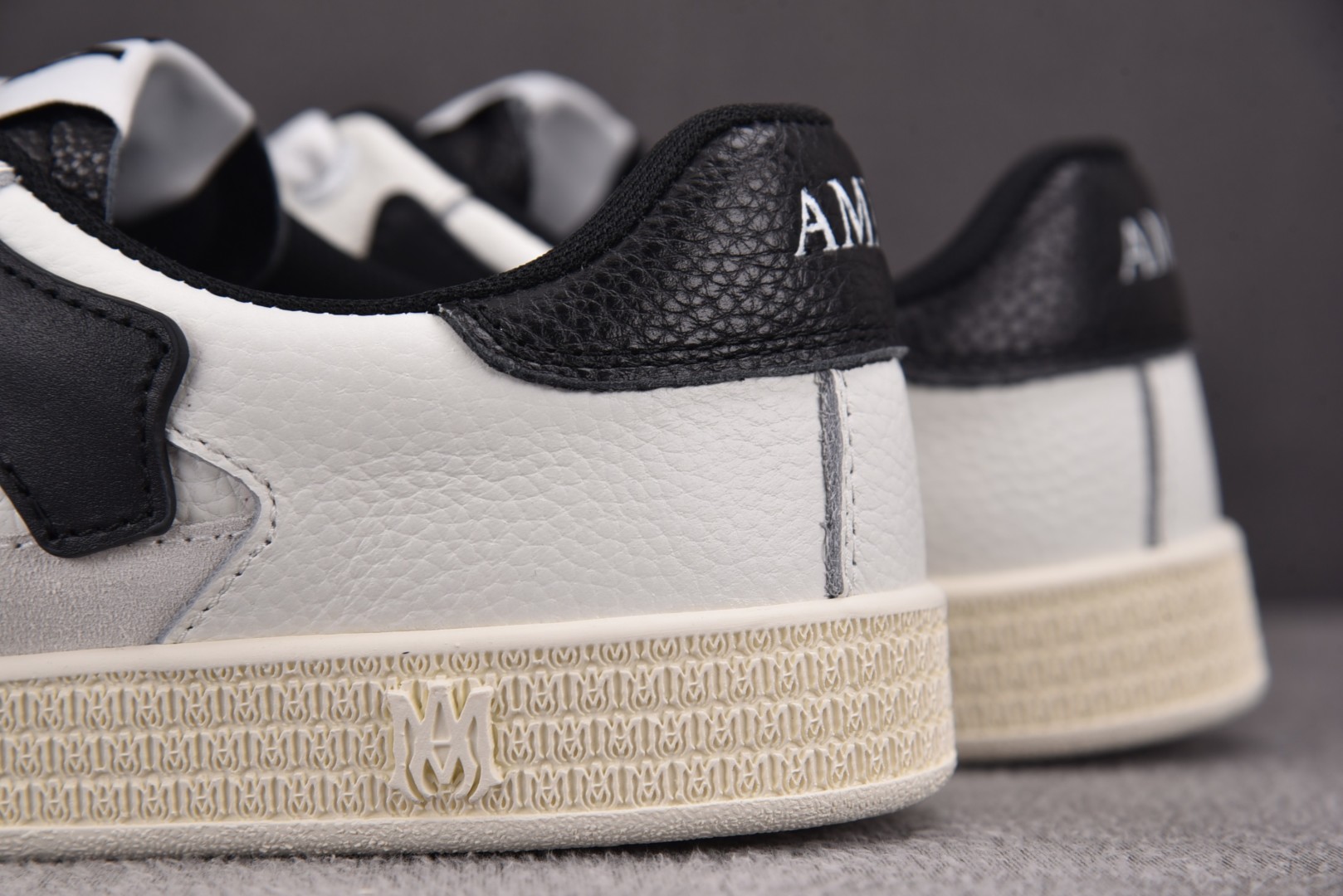 骨头鞋 尺码35-46

纯原版出品-AMIRI Pacific Bones 白黑 YZ021
尺码：3