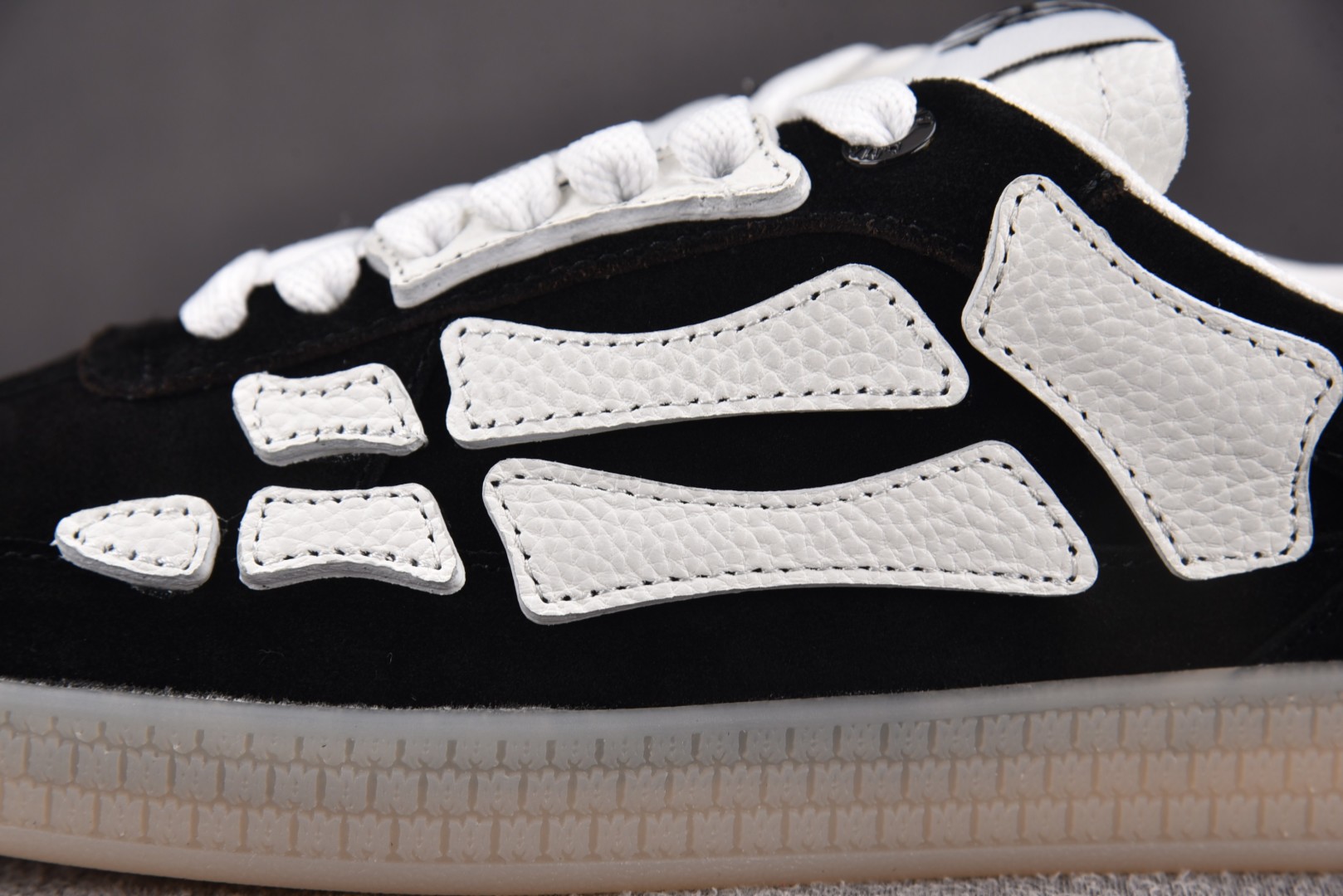 骨头鞋 尺码35-46

纯原版出品-AMIRI Pacific Bones 黑色 YZ021
尺码：3