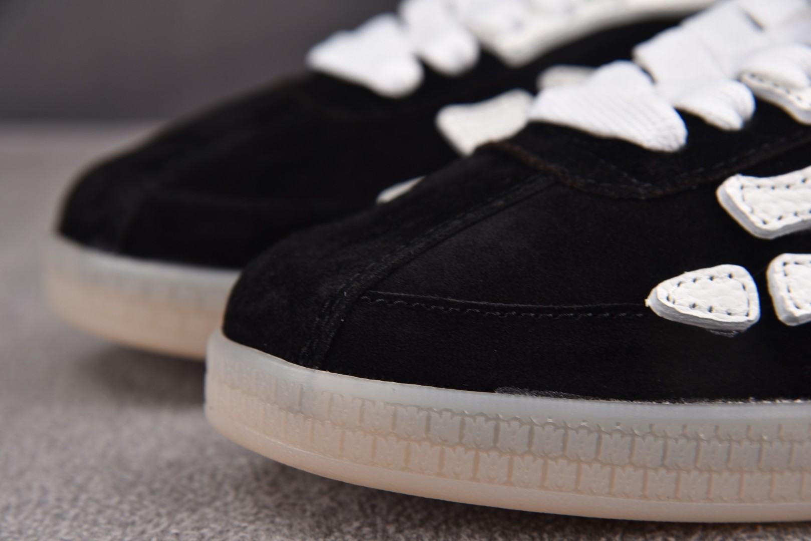 骨头鞋 尺码35-46

纯原版出品-AMIRI Pacific Bones 黑色 YZ021
尺码：3