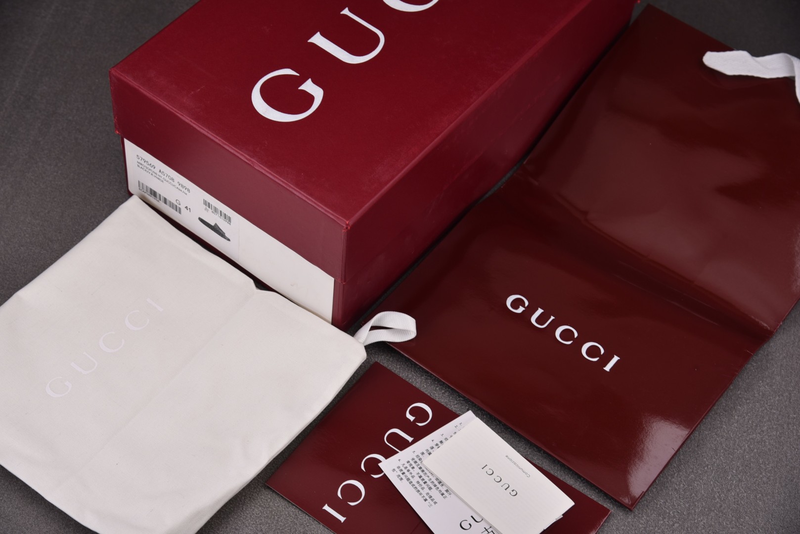 GUCCI 尺码 39-45

纯原版出品-GUCCI Slide Sandal Interlockin