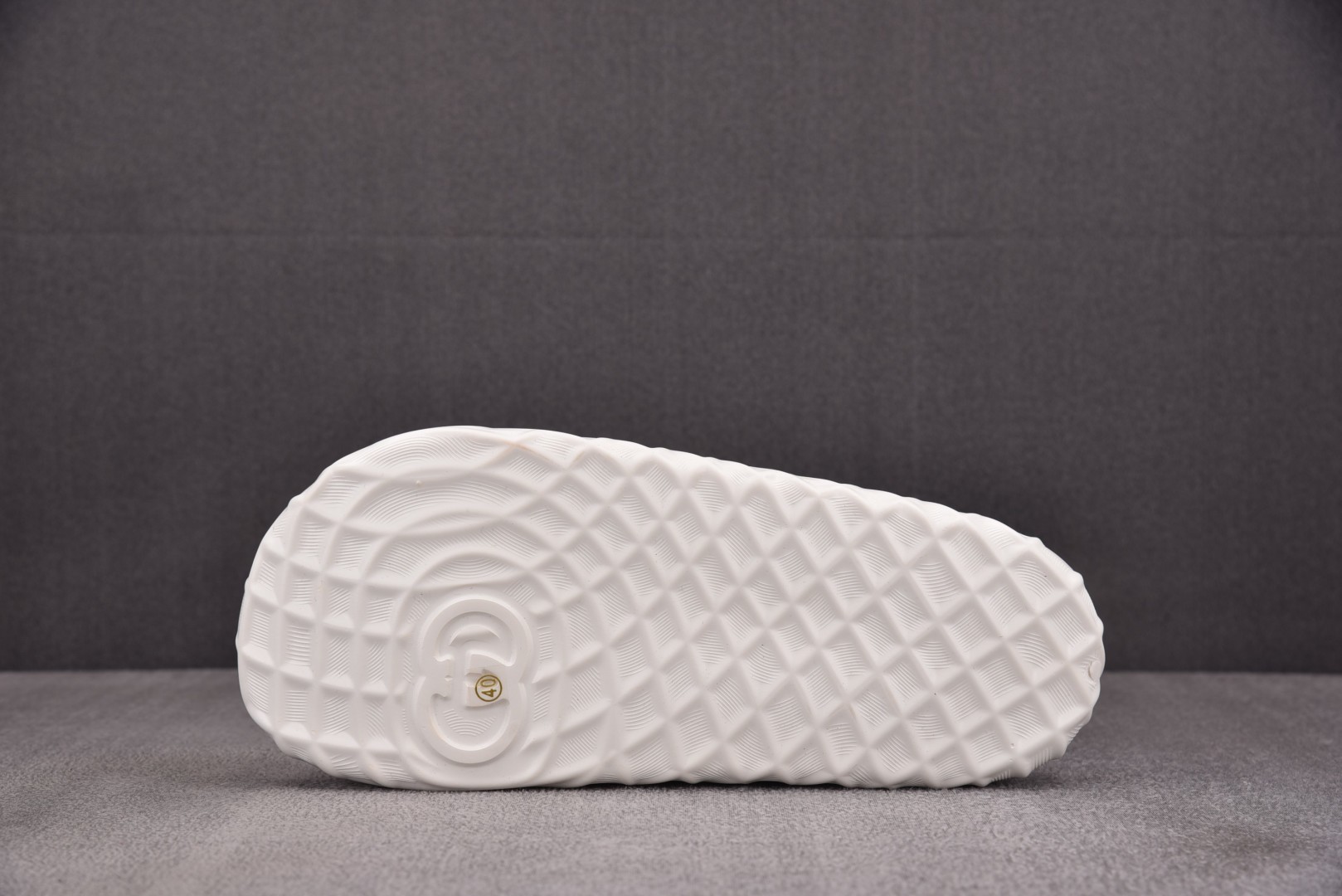GUCCI 尺码 39-45

纯原版出品-GUCCI Slide Sandal Interlockin