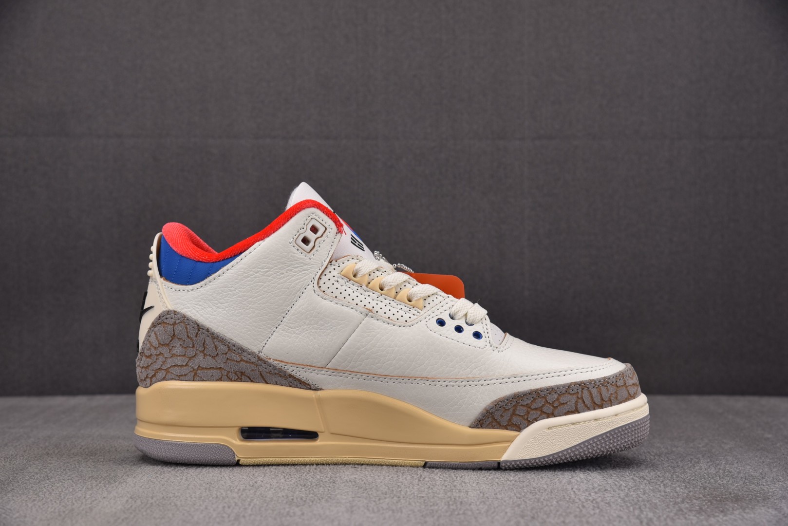 AJ3 尺码 36-48.5

纯原版出品-Air Jordan 3 Retro Seoul 2.0 首