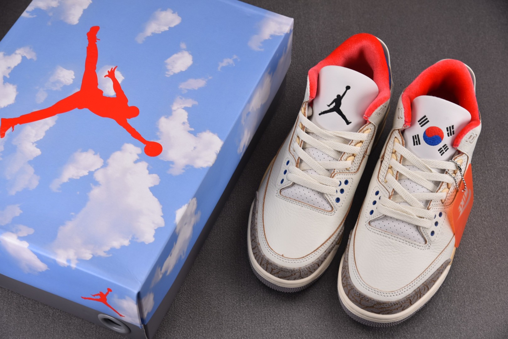 AJ3 尺码 36-48.5

纯原版出品-Air Jordan 3 Retro Seoul 2.0 首