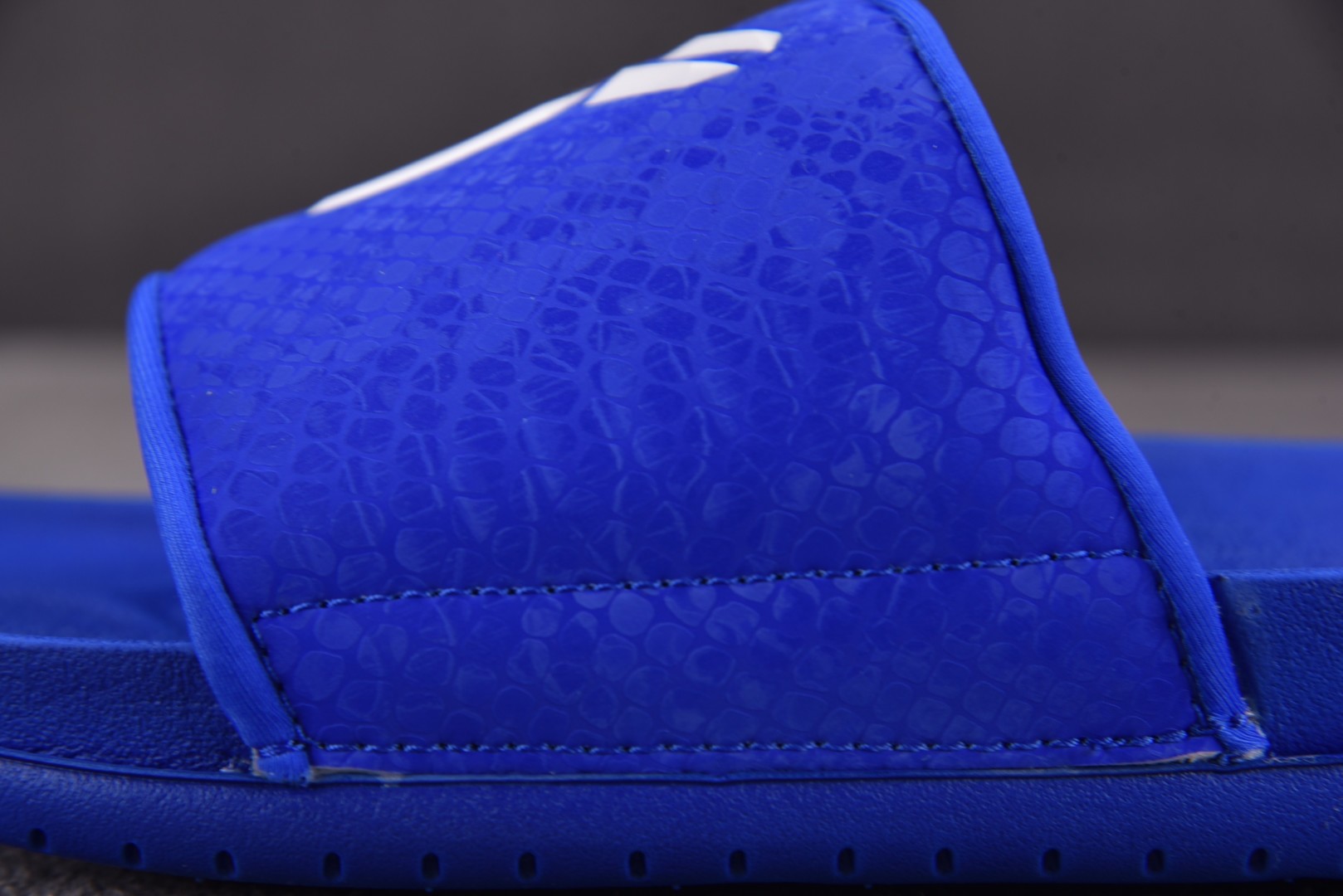Kobe拖鞋 尺码38-48.5

纯原版出品-NK Offcourt Slide Kobe Bryan