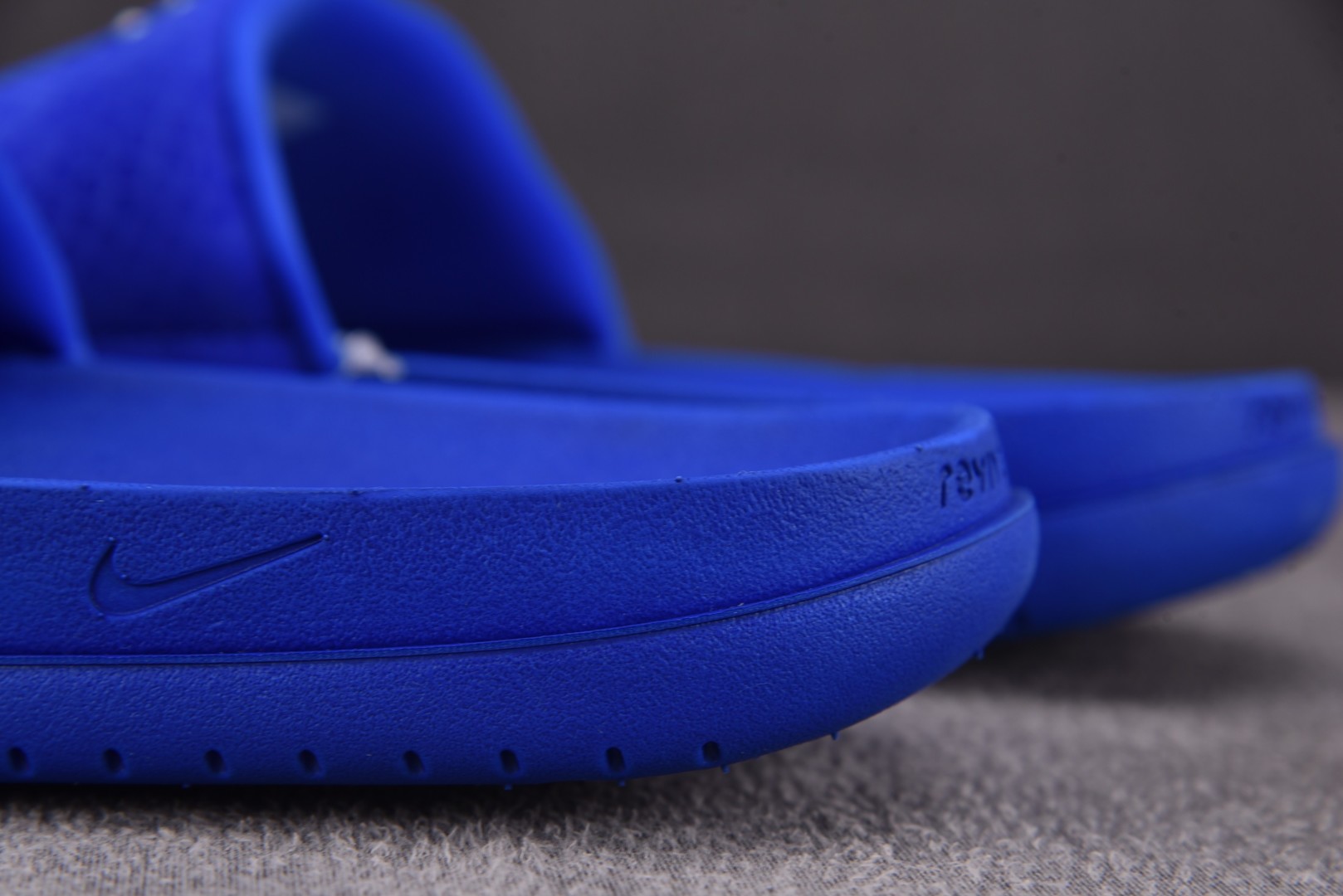 Kobe拖鞋 尺码38-48.5

纯原版出品-NK Offcourt Slide Kobe Bryan