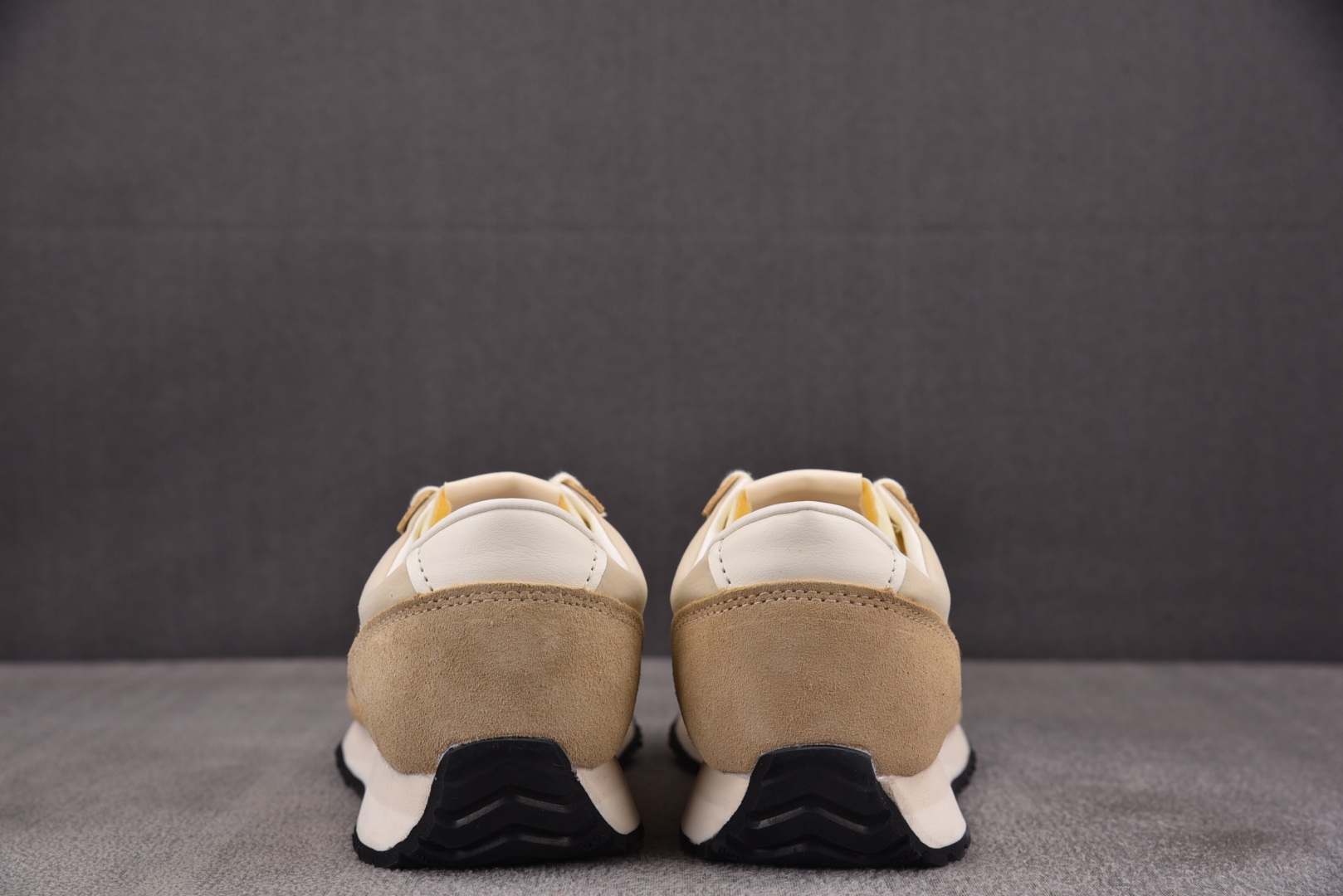 NB471 尺码36-45

纯原版出品-New Balance 471 Brown 米棕 U471AI