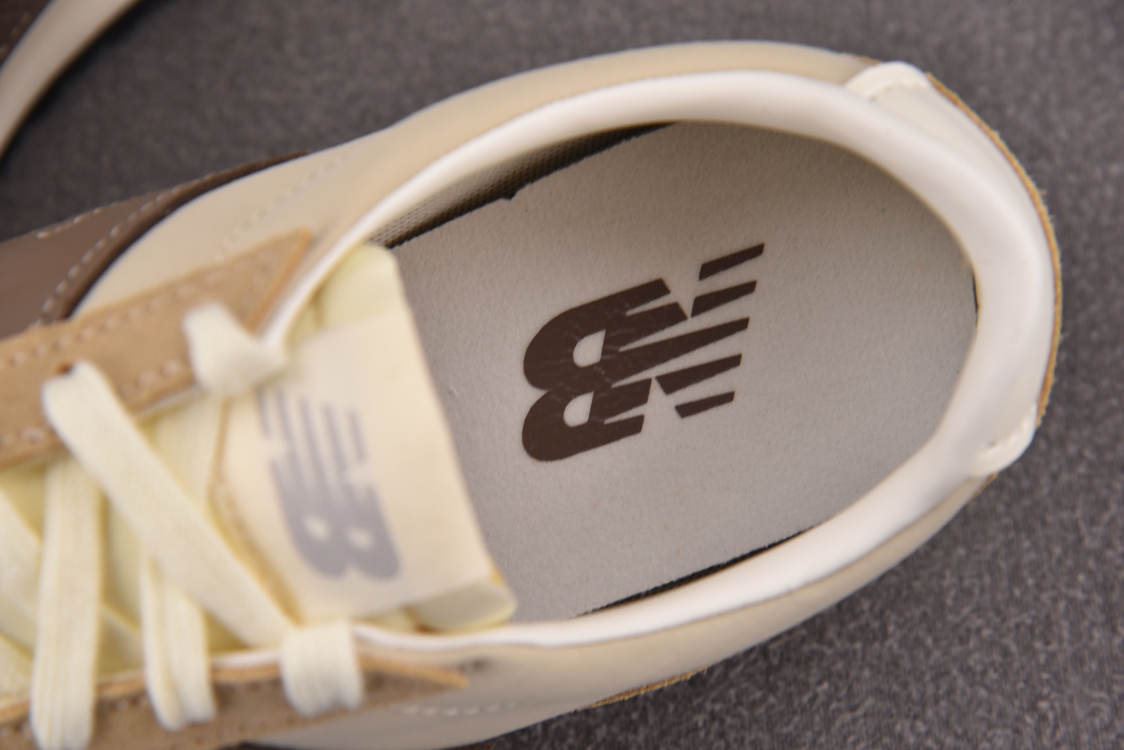 NB471 尺码36-45

纯原版出品-New Balance 471 Brown 米棕 U471AI