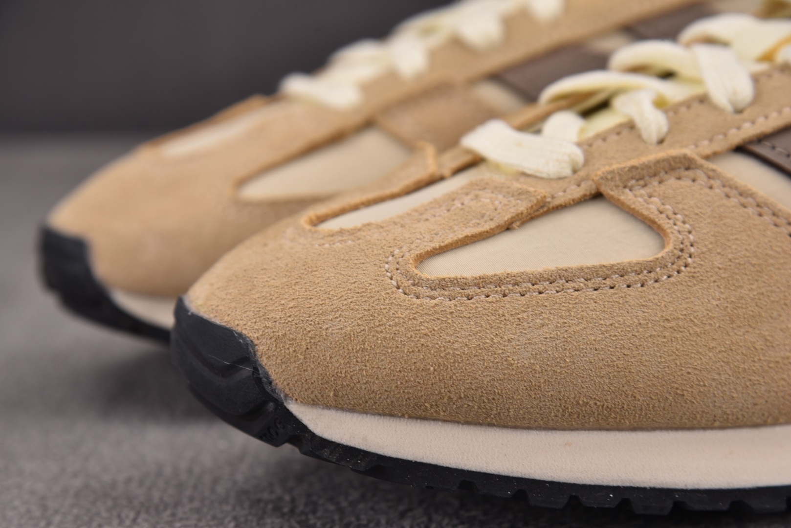 NB471 尺码36-45

纯原版出品-New Balance 471 Brown 米棕 U471AI