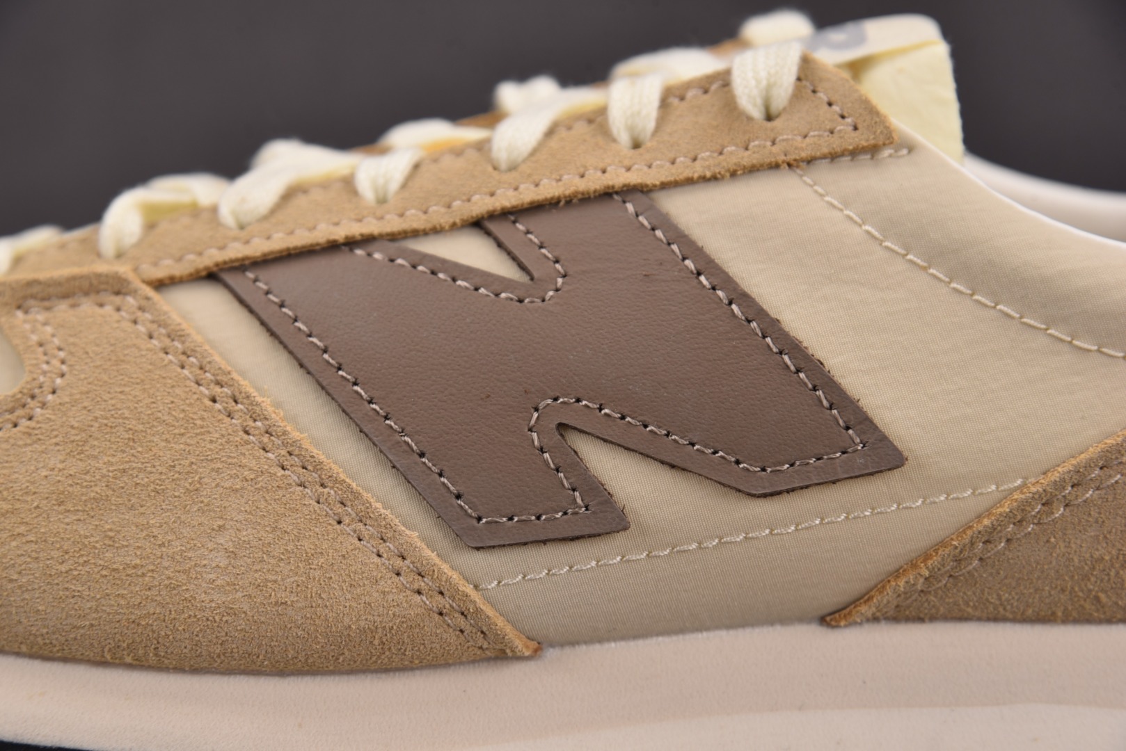 NB471 尺码36-45

纯原版出品-New Balance 471 Brown 米棕 U471AI
