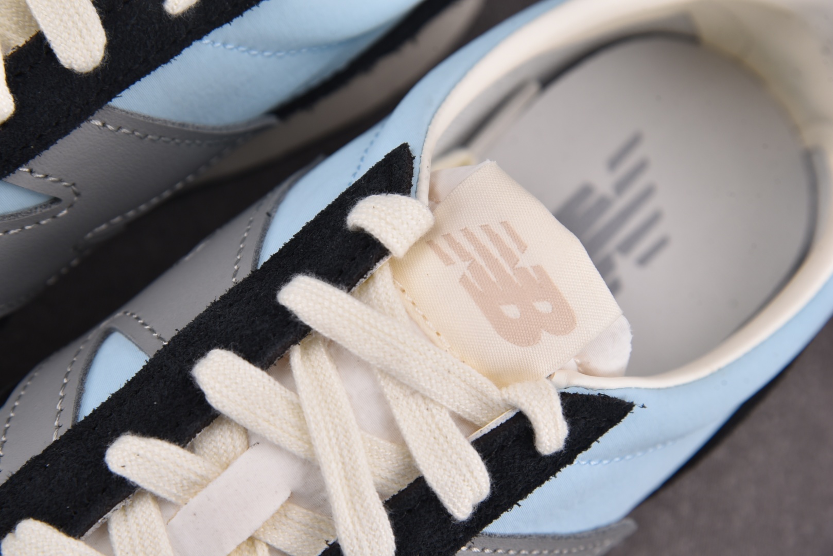 NB471 尺码36-45

纯原版出品-New Balance 471 New SPruce Ice 