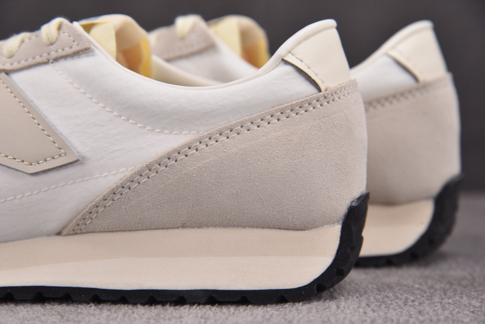 NB471 尺码36-45

纯原版出品-New Balance 471 White Gray 白灰 U