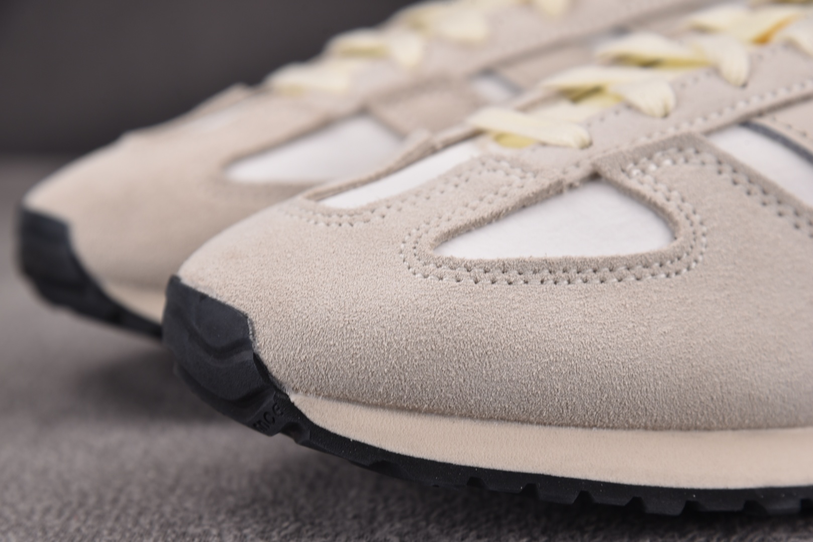 NB471 尺码36-45

纯原版出品-New Balance 471 White Gray 白灰 U