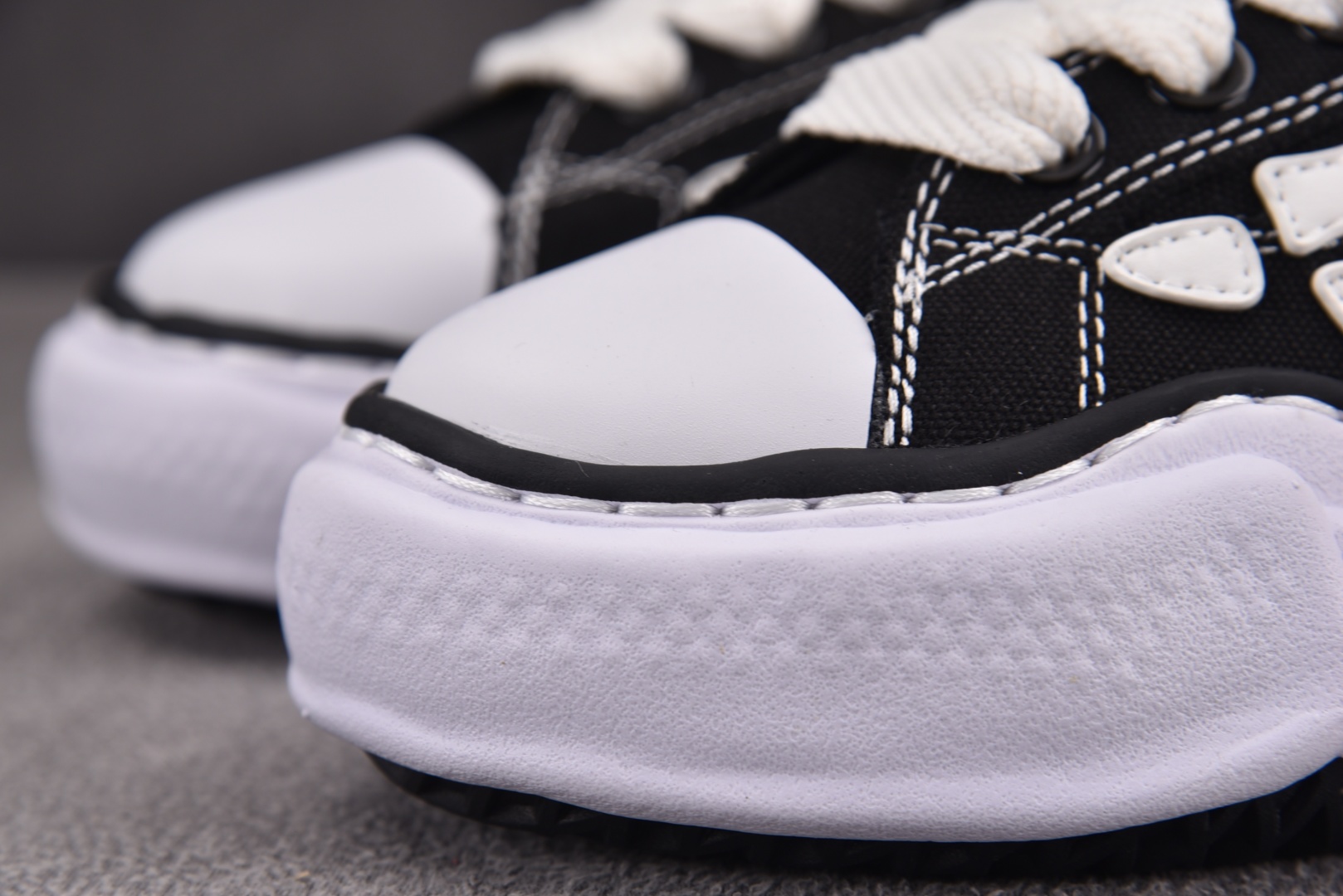 MMY 尺码36-45

纯原版出品-AMIRI x MIHARA YASUHIRO 黑白 No.728