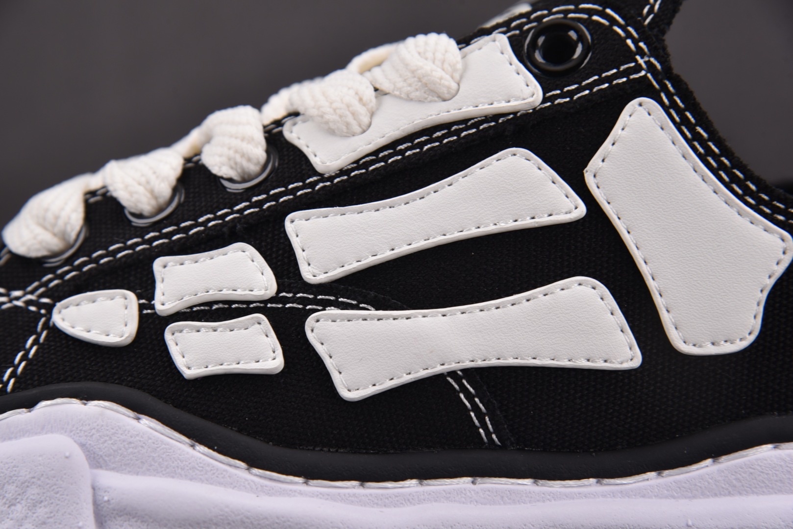MMY 尺码36-45

纯原版出品-AMIRI x MIHARA YASUHIRO 黑白 No.728