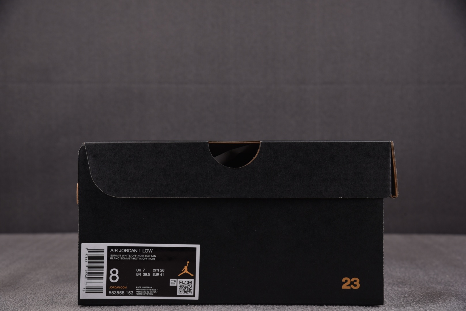 AJ低帮 尺码40-46

纯原版出品-Air Jordan 1 Low 米白黑 -153 YZ010
