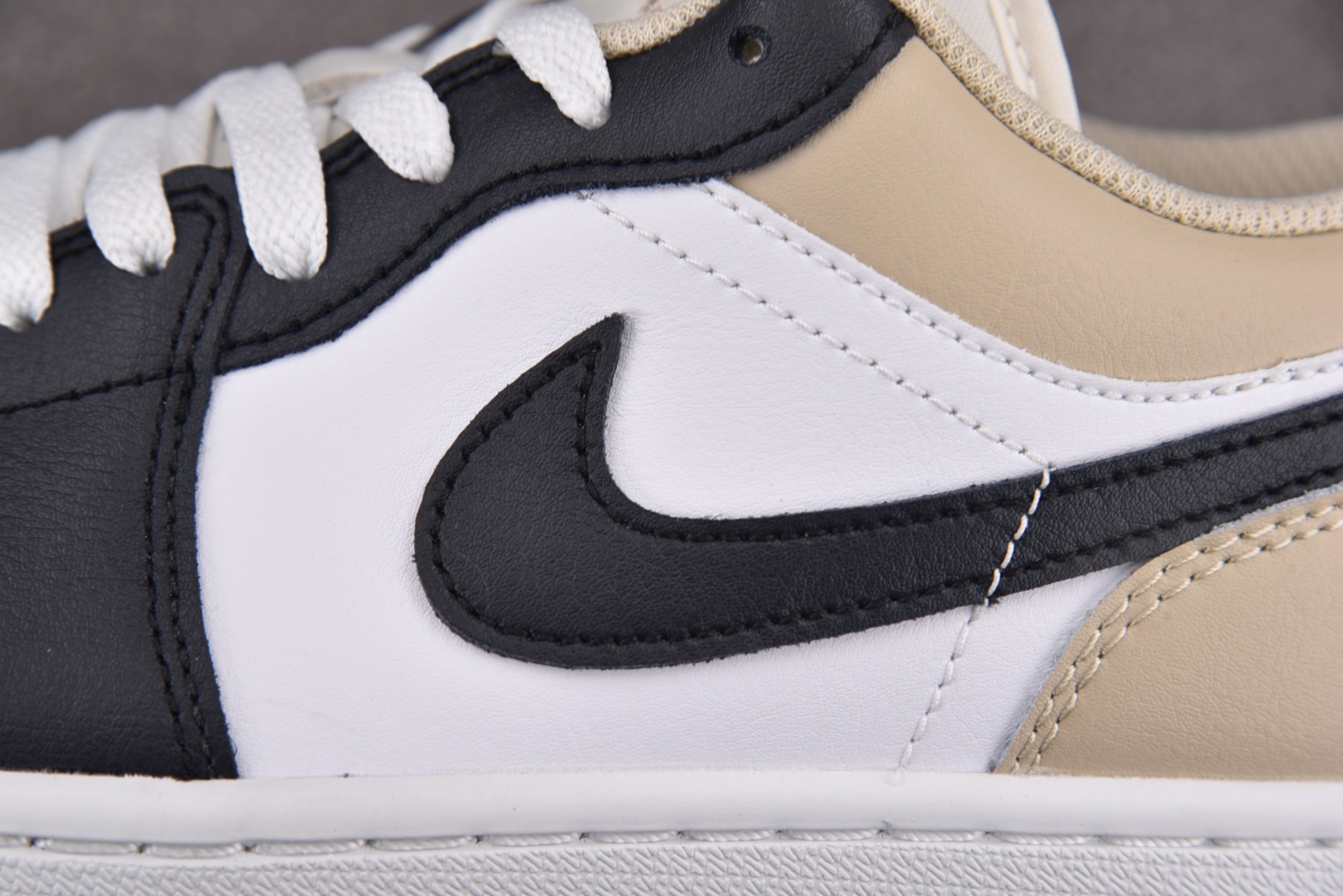 AJ低帮 尺码40-46

纯原版出品-Air Jordan 1 Low 米白黑 -153 YZ010
