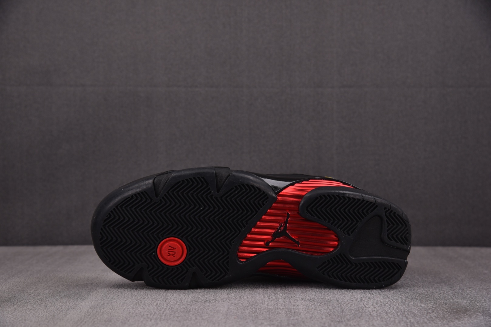 AJ14 尺码40-47.5

纯原版出品-Air Jordan 14 Retro Last Shot 