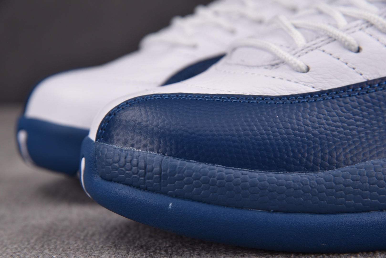 AJ12尺码40-47.5

纯原版出品-Jordan 12 Retro French Blue 法兰西
