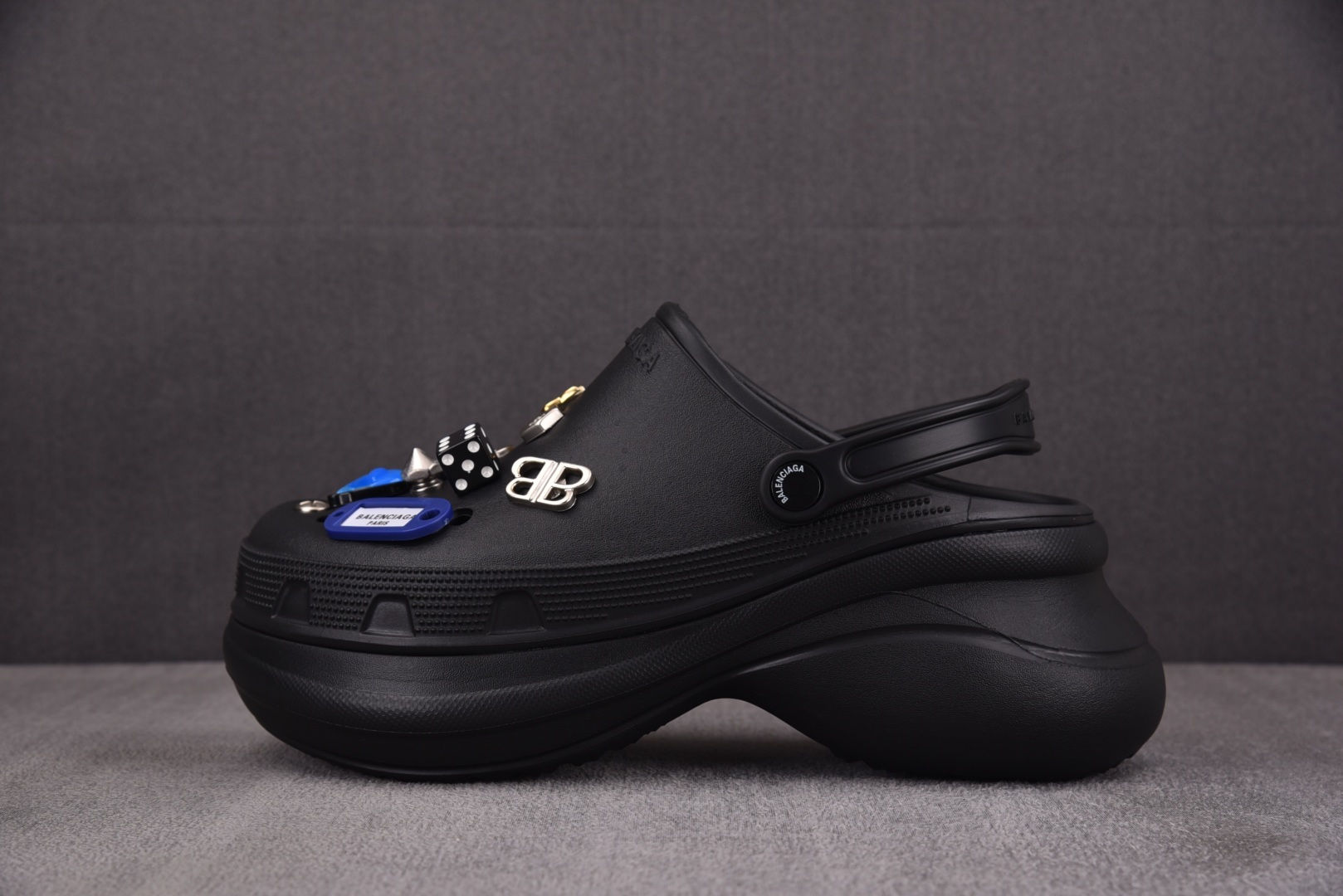 洞洞鞋 尺码35-44

纯原版出品-Balenciaga Jibbitz Charm Crocs Mu