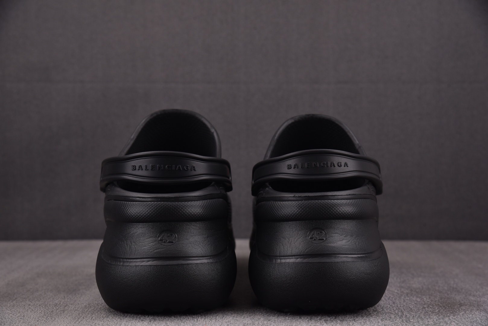 洞洞鞋 尺码35-44

纯原版出品-Balenciaga Jibbitz Charm Crocs Mu