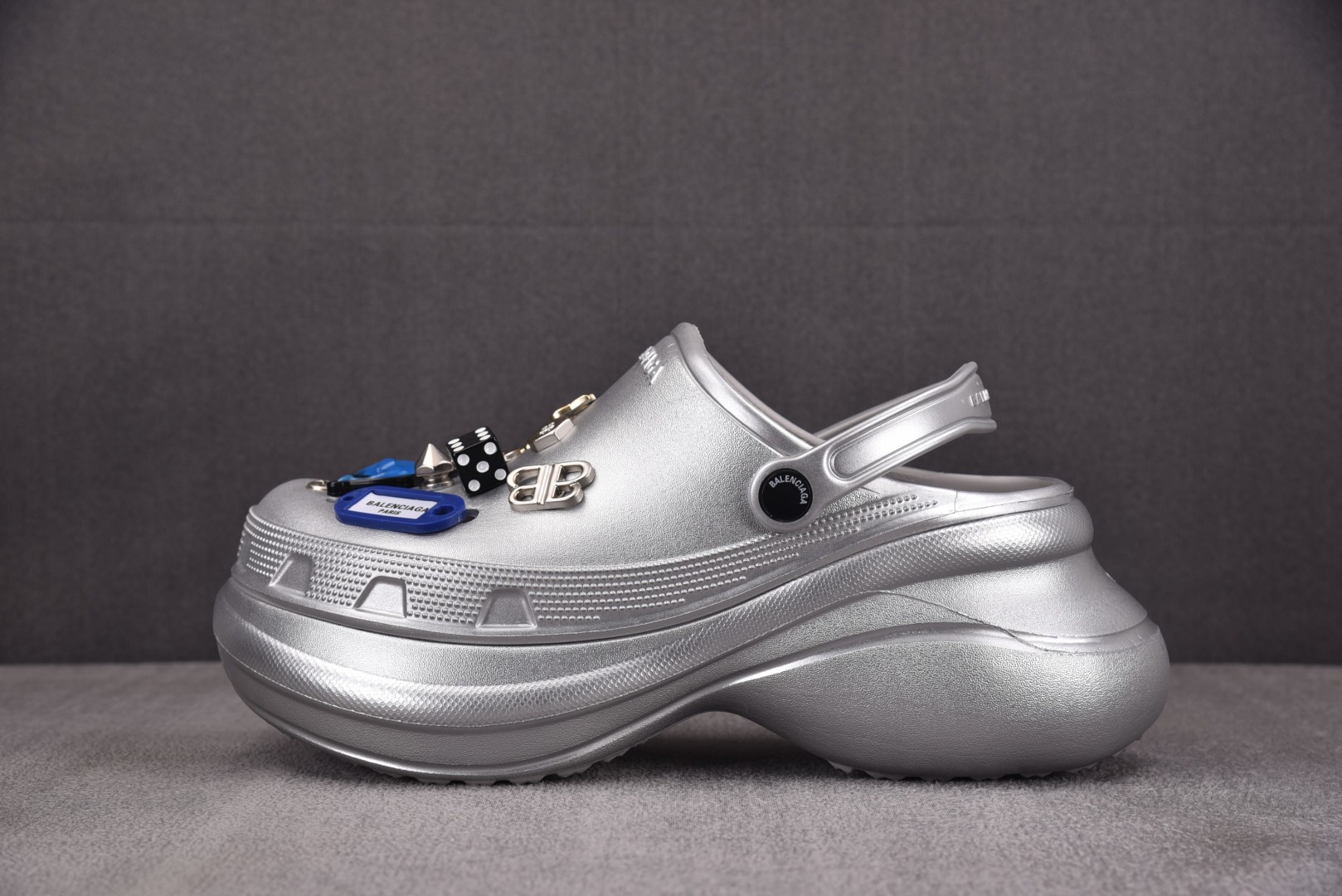 洞洞鞋 尺码35-44

纯原版出品-Balenciaga Jibbitz Charm Crocs Mu