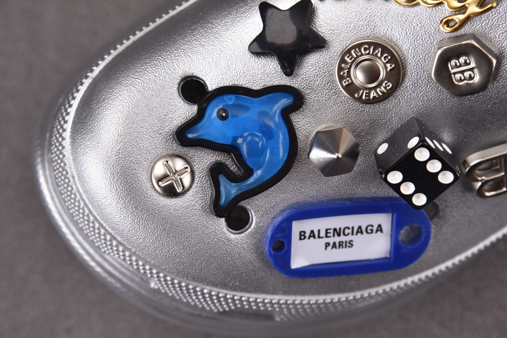 洞洞鞋 尺码35-44

纯原版出品-Balenciaga Jibbitz Charm Crocs Mu