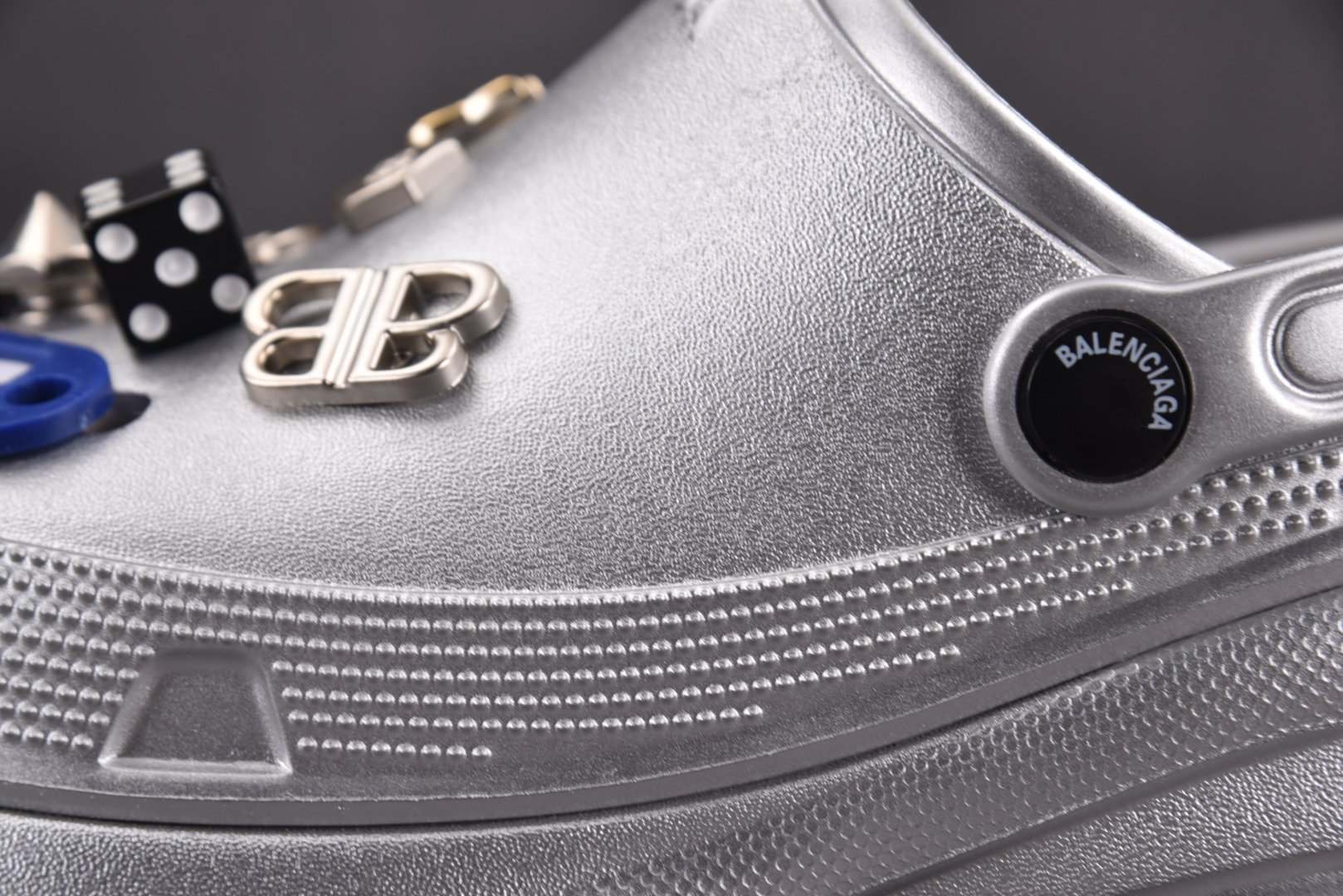 洞洞鞋 尺码35-44

纯原版出品-Balenciaga Jibbitz Charm Crocs Mu