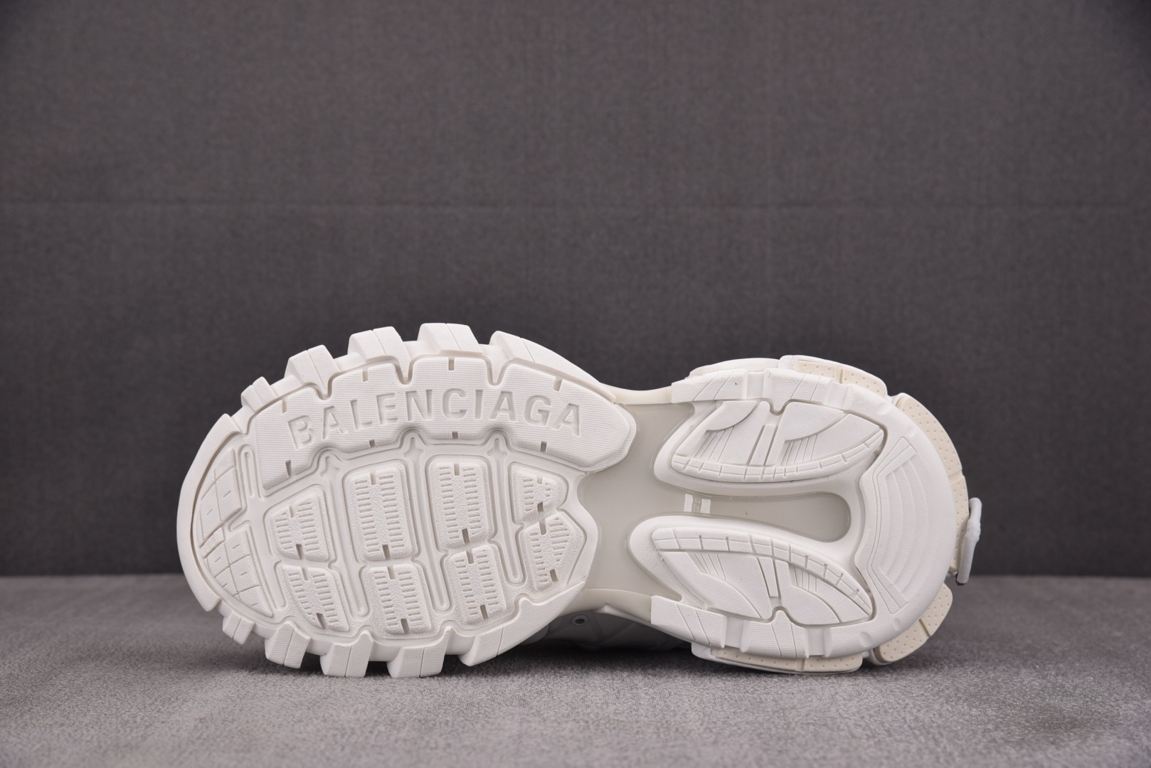 巴黎 尺码35-46

纯原版出品-Balenciaga Track3.0 白色绑带 YZ021-2
尺
